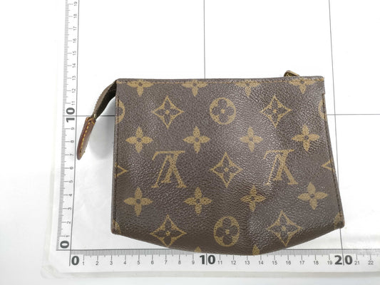LOUIS VUITTON Monogram Pouch Pouch