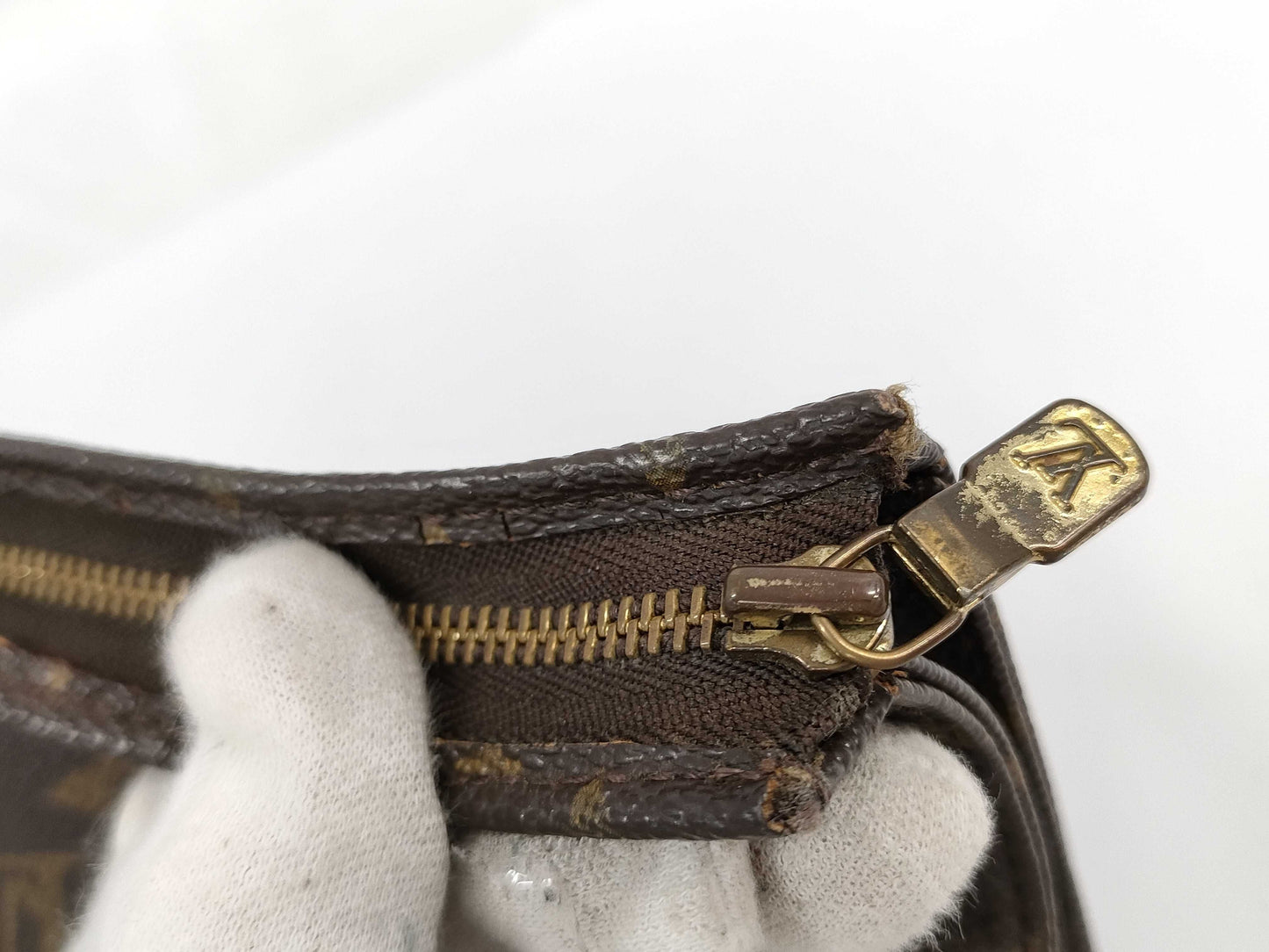 LOUIS VUITTON Monogram Pouch Pouch