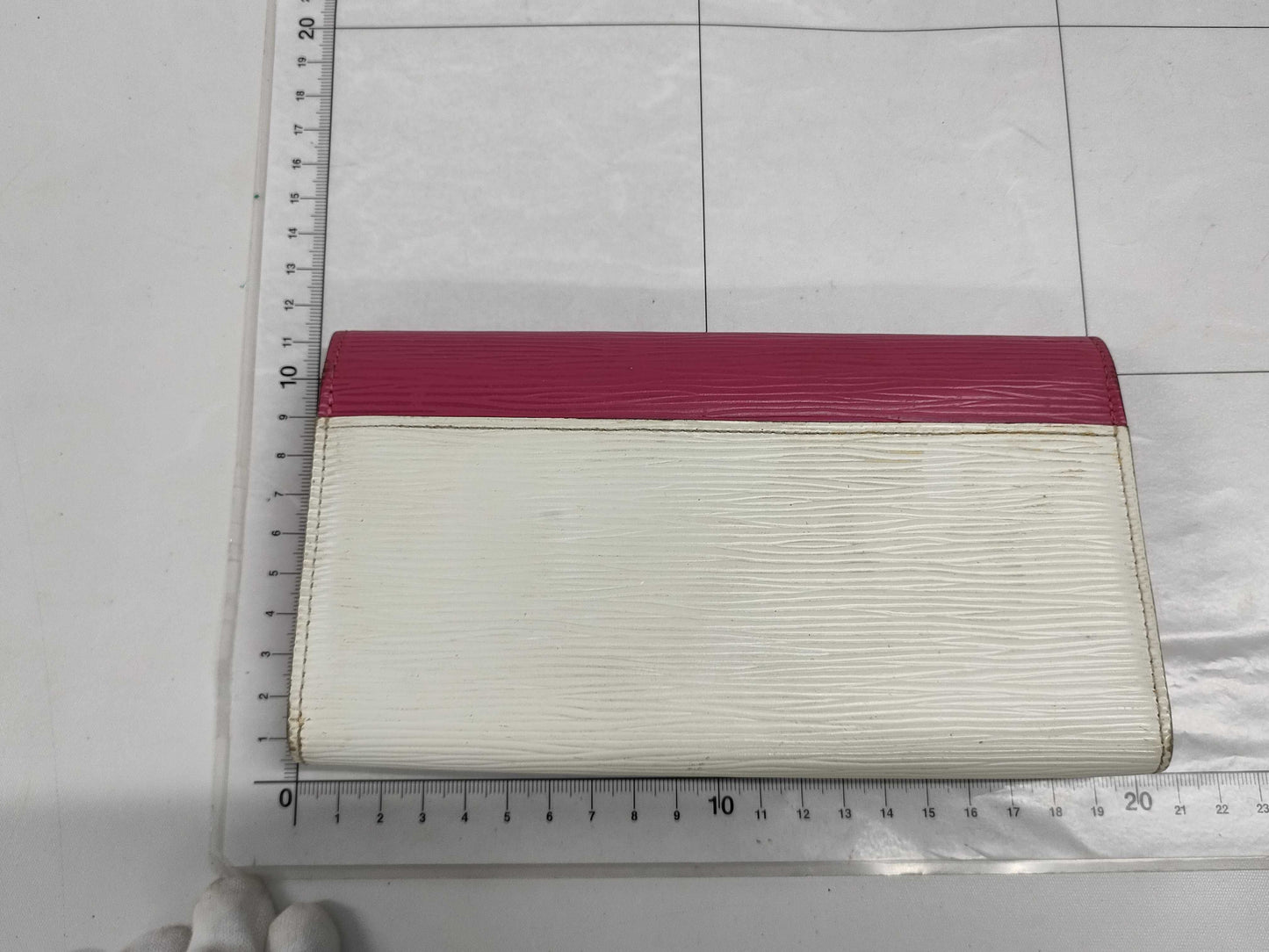 LOUIS VUITTON Epi Tribal Mask Sarah Wallet