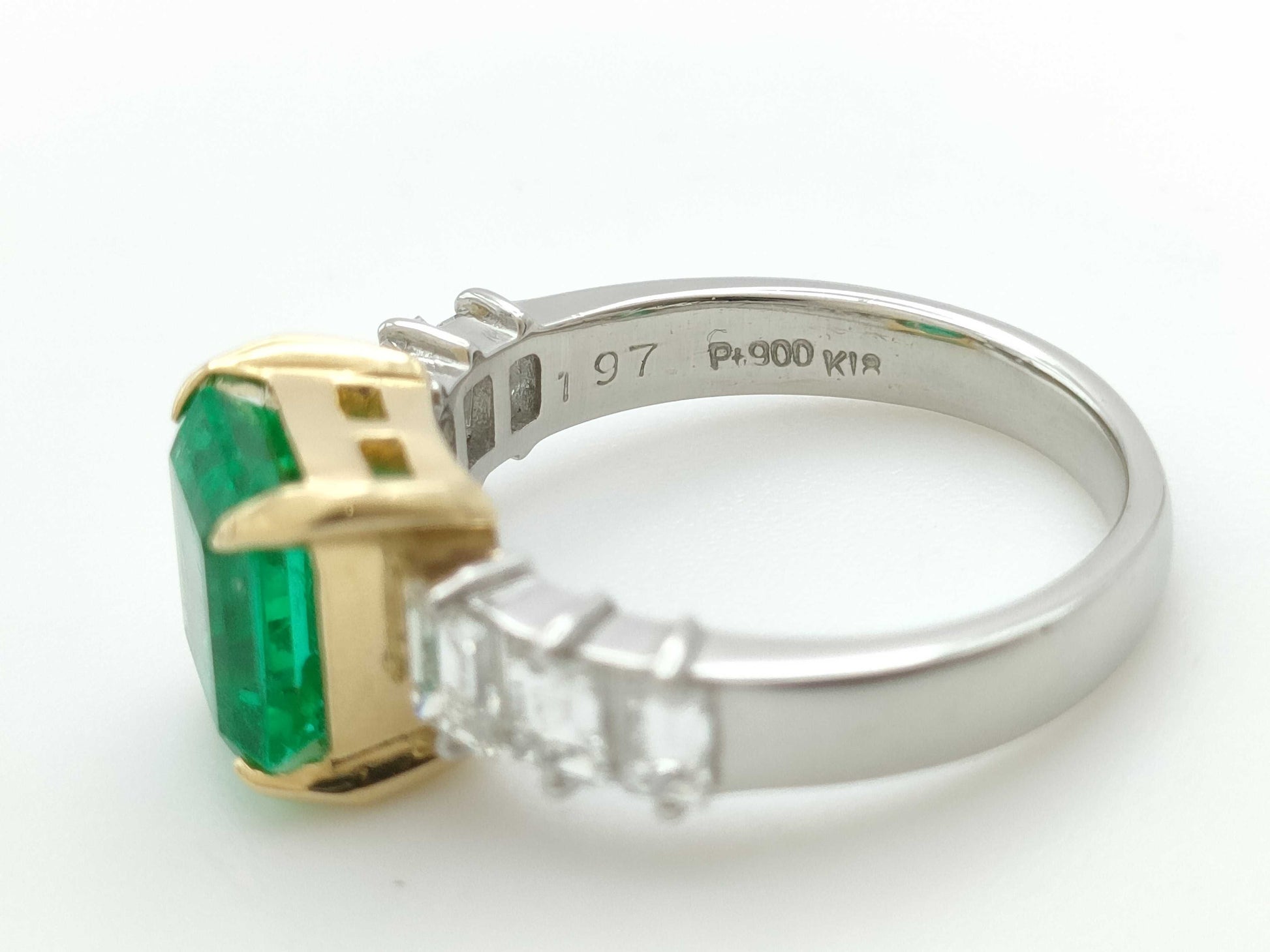 E1.97ct D0.78ct Pt900/K18 5.7g Ring