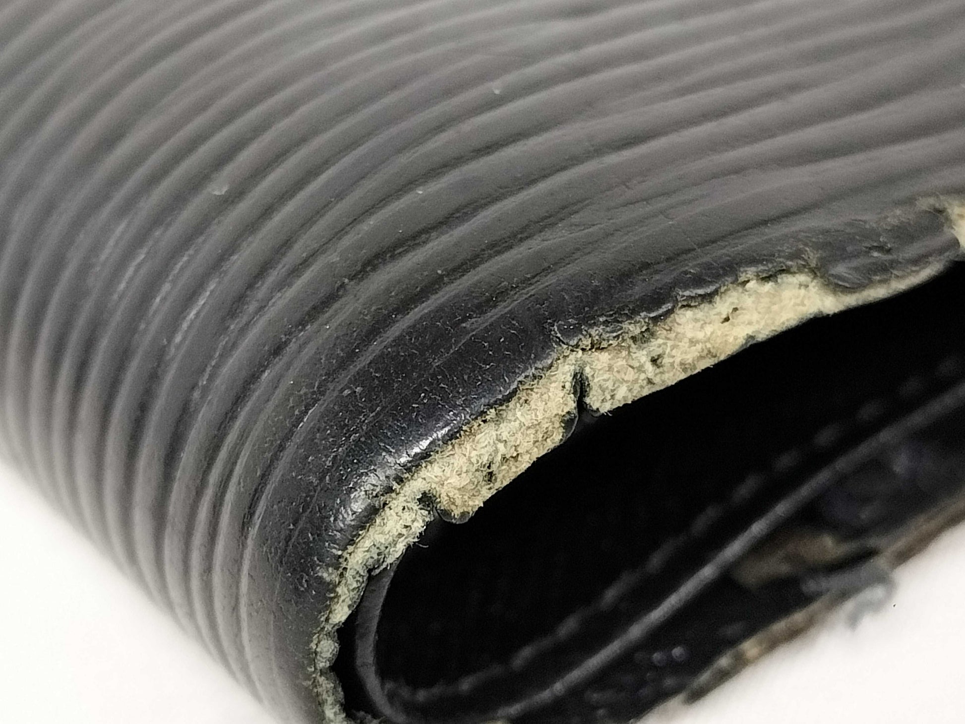 LOUIS VUITTON Epi/Taiga Bifold Wallet/Card Case Wallet