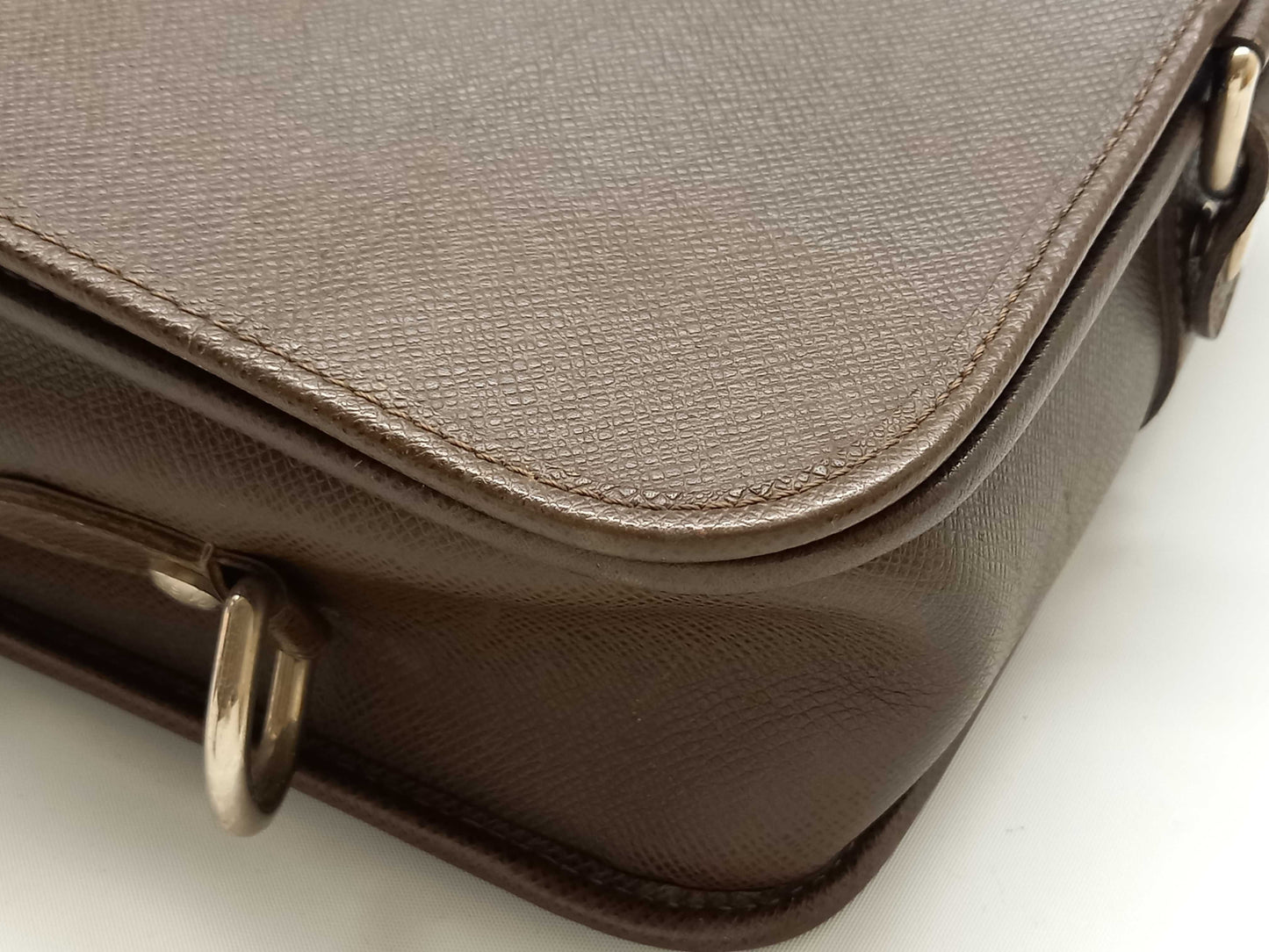 LOUIS VUITTON Taiga Andrei/Brown Shoulder Bag