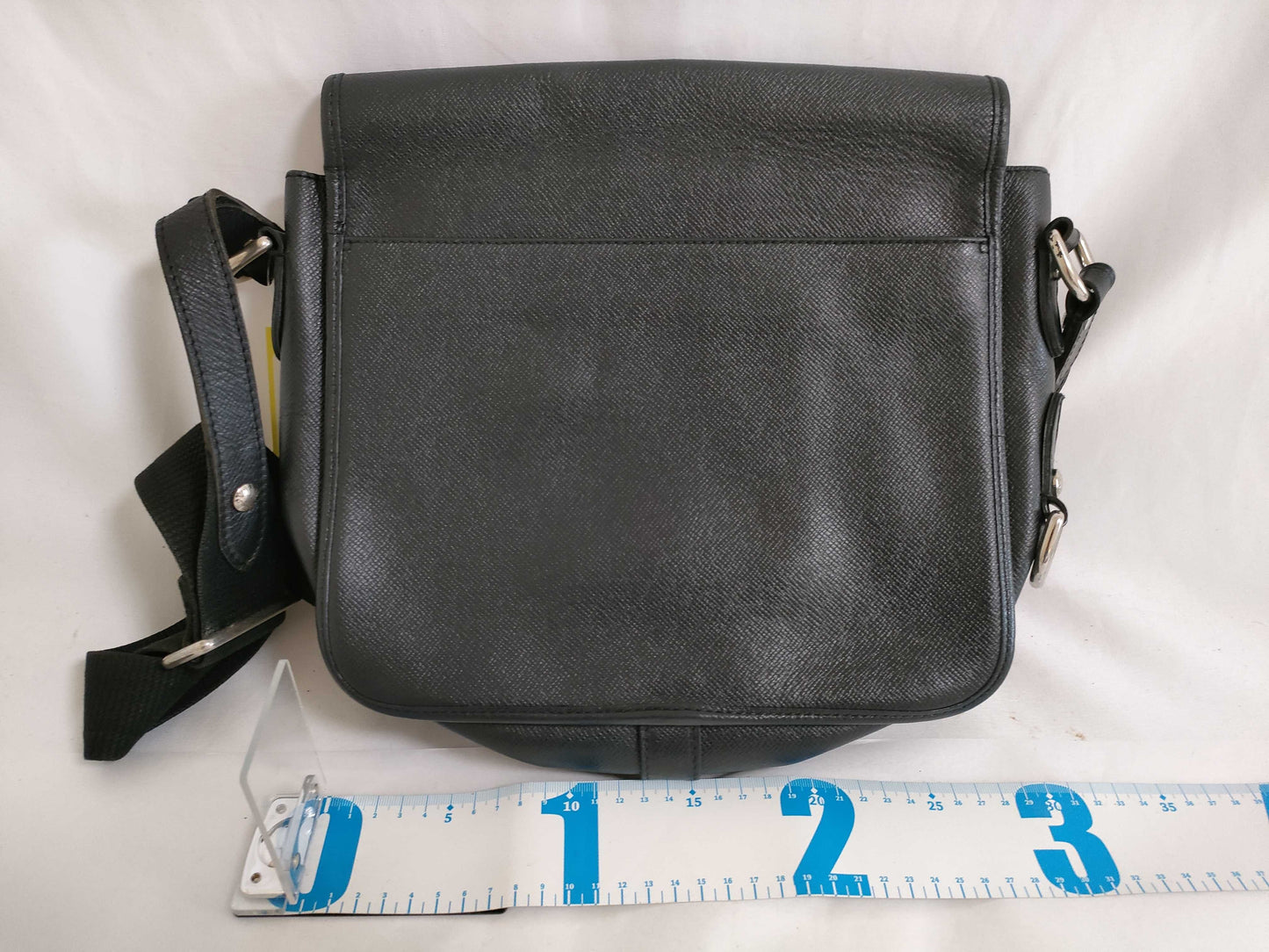 LOUIS VUITTON Taiga Andrei/Black Shoulder Bag