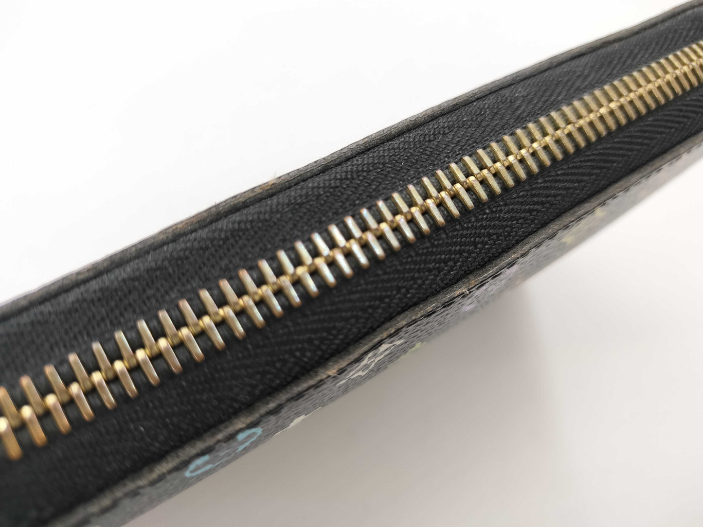 LOUIS VUITTON Zippy Wallet
