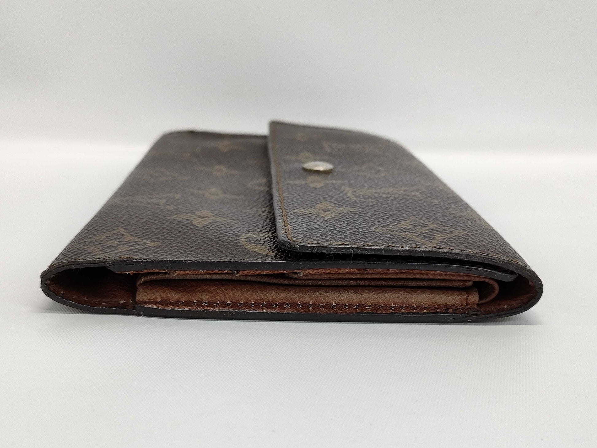 LOUIS VUITTON Monogram Tri-Fold Wallet Wallet
