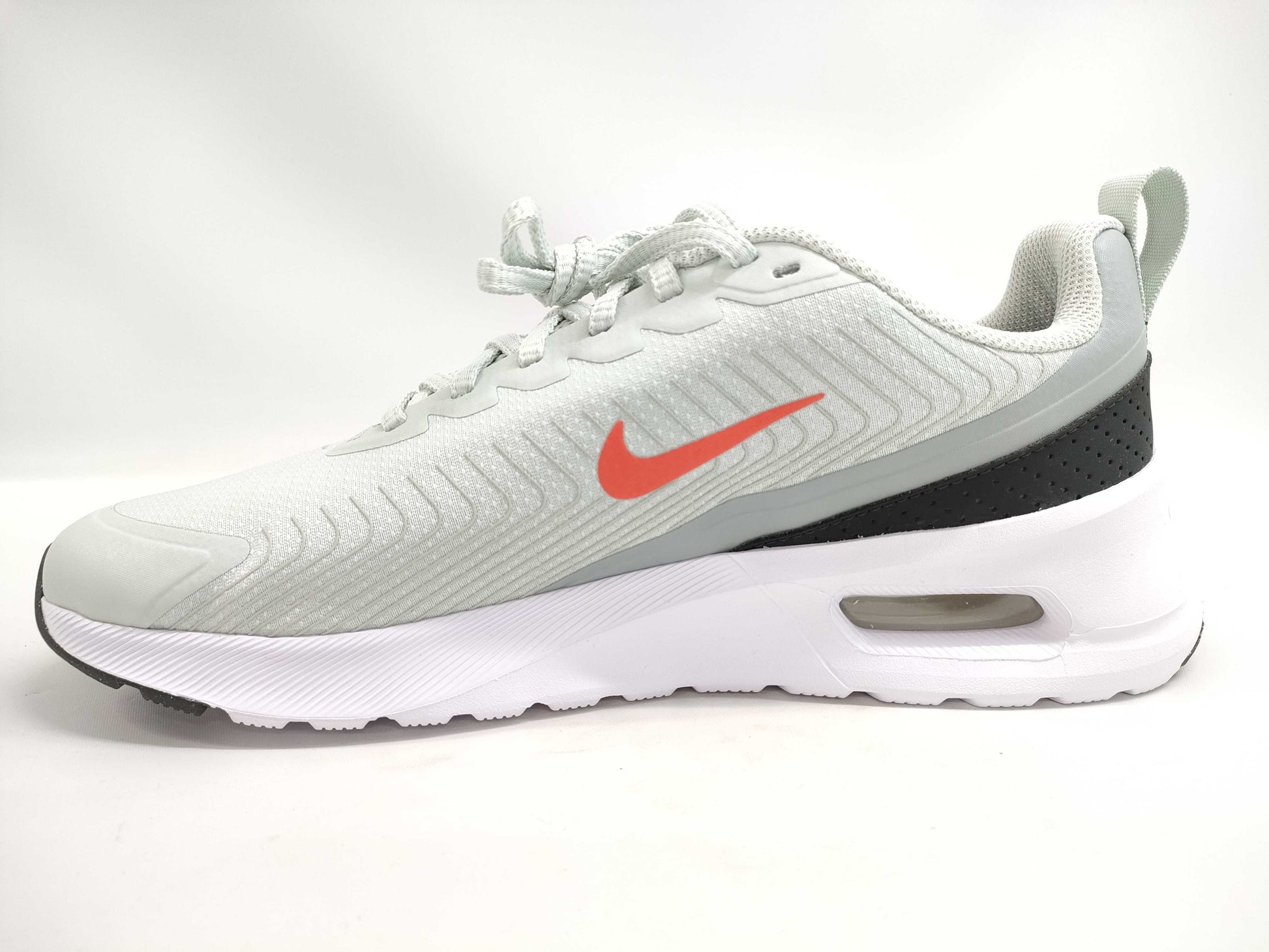 NIKE Air Max Nuaxis Light Silver Sneakers