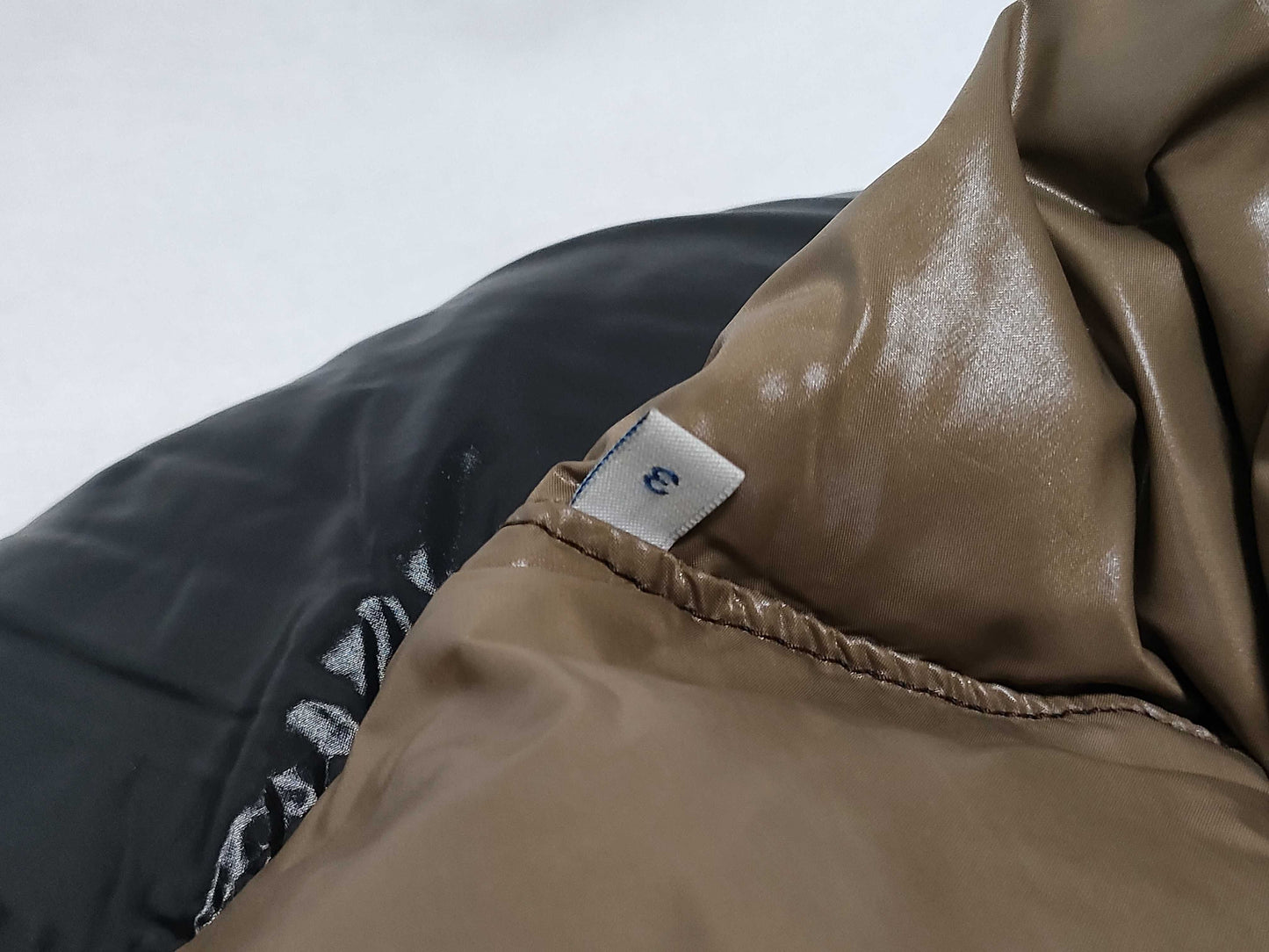 MONCLER 41310 Black Down Jacket