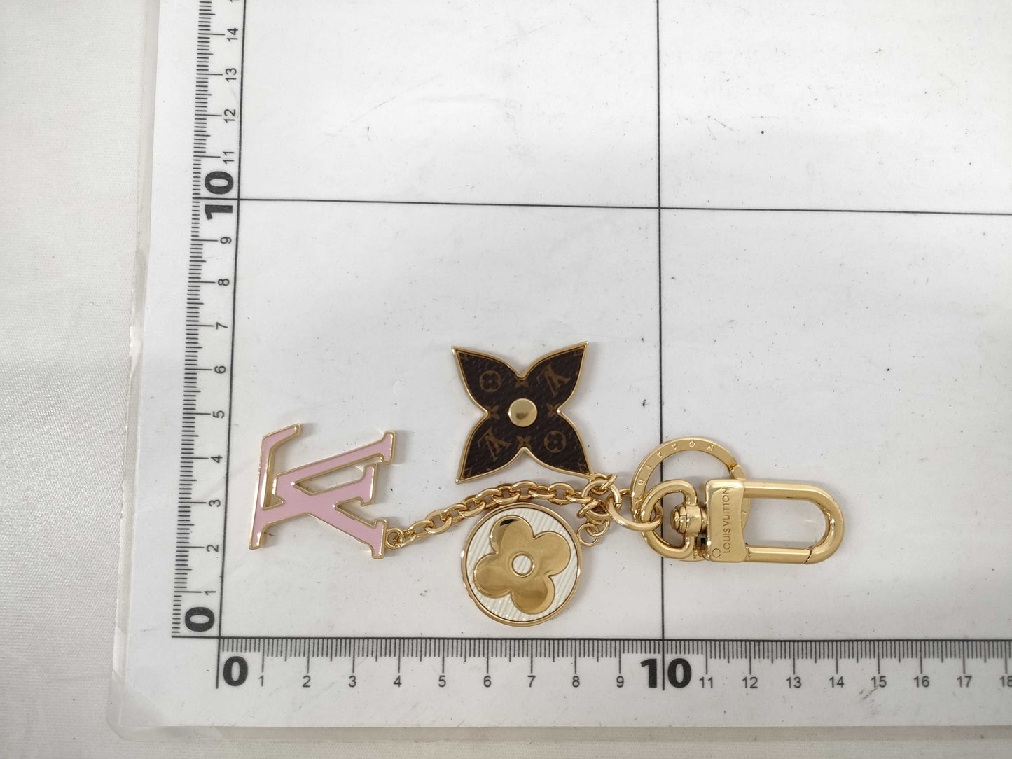 LOUIS VUITTON Spring Street Charm