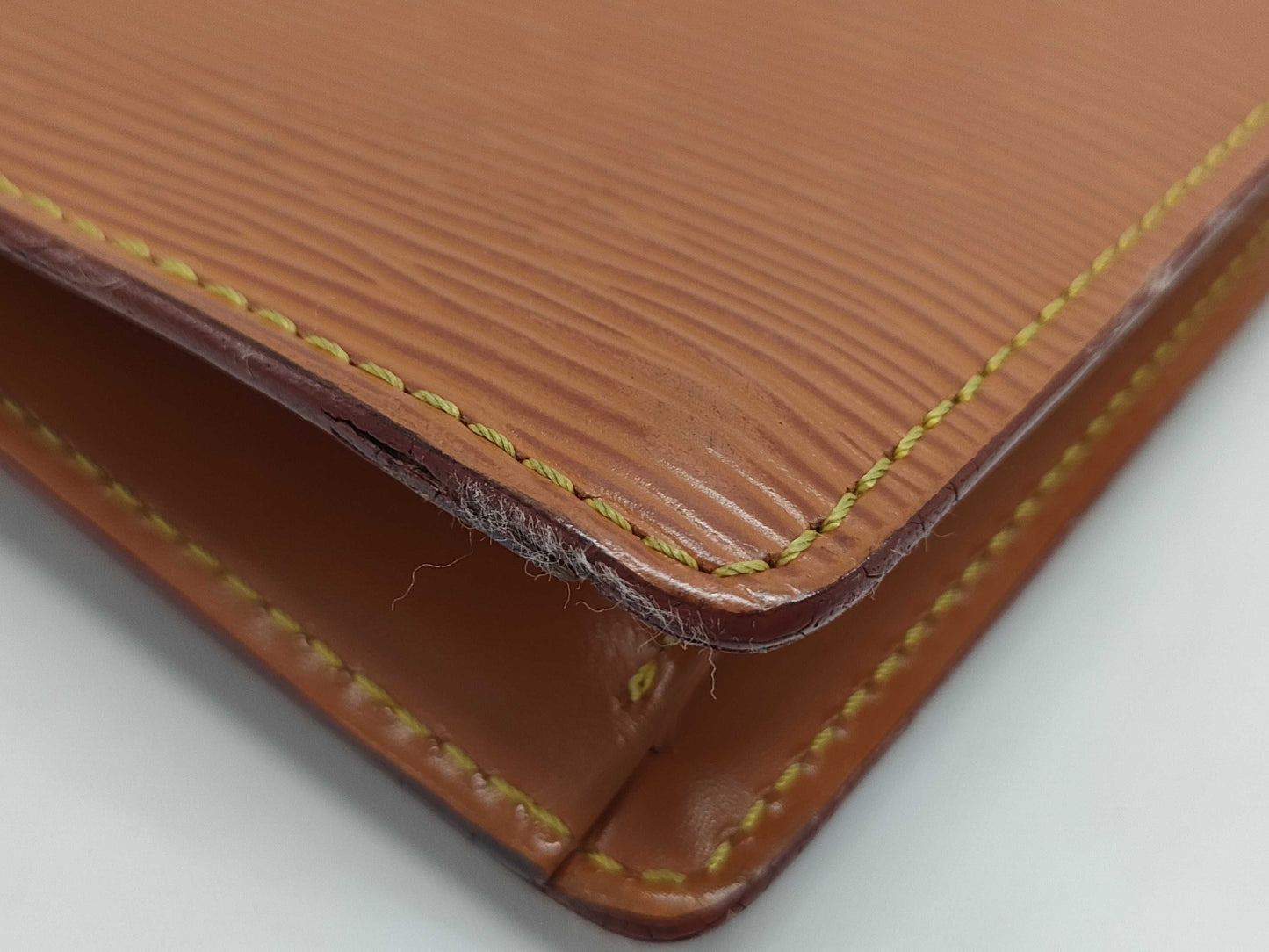 LOUIS VUITTON Epi Serie Dragonne Second Bag