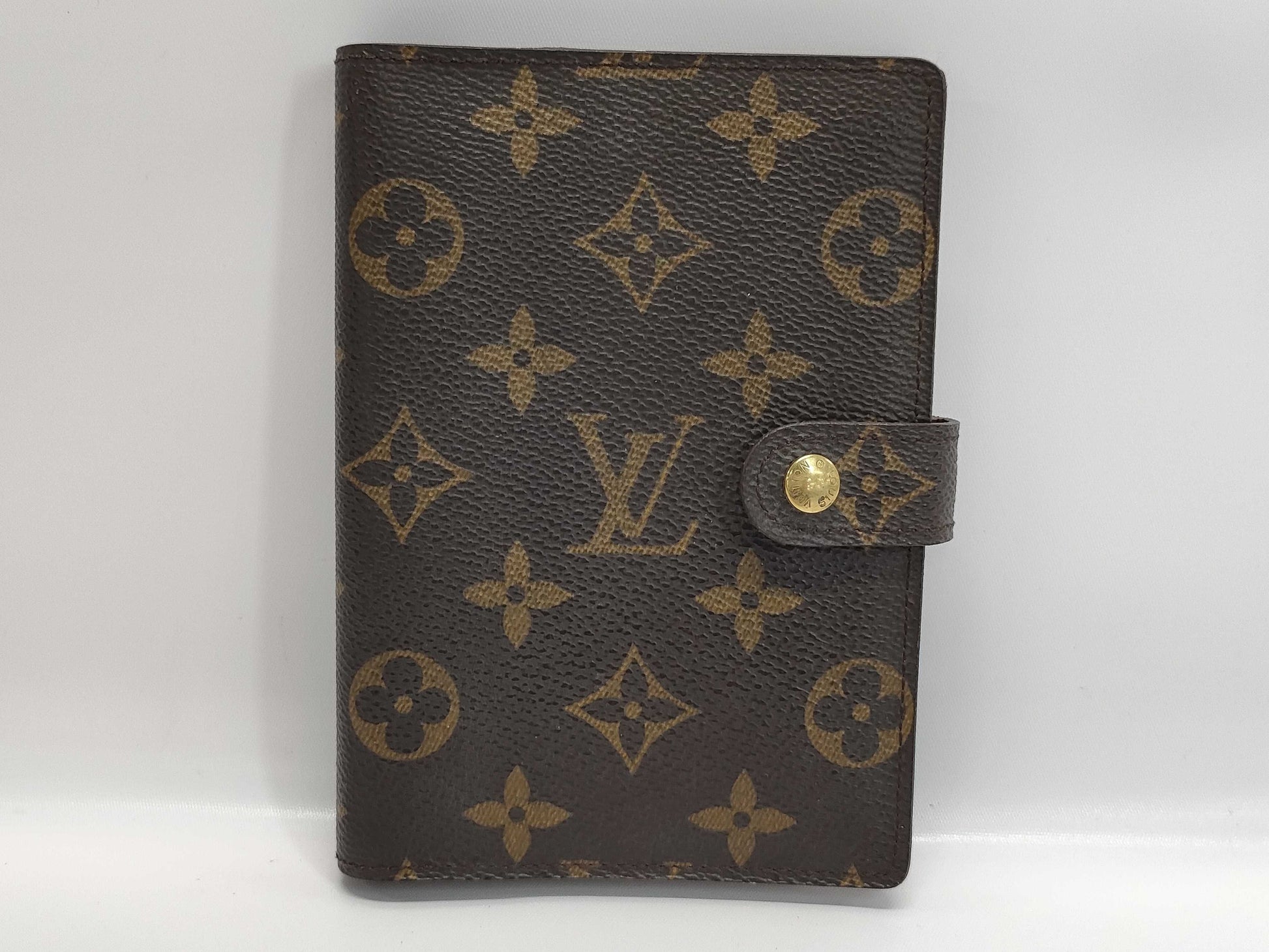 LOUIS VUITTON Monogram Agenda MM Notebook Cover