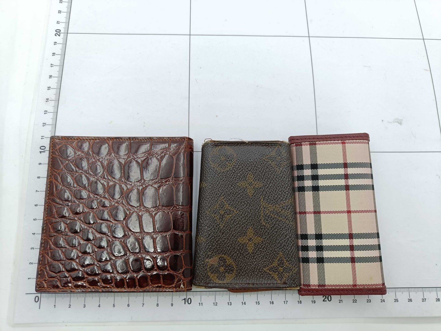 BURBERRY / Burberry key case / Cole Haan wallet