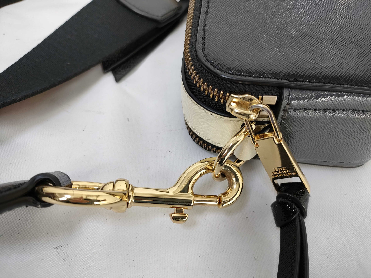 MARC JACOBS The Snapshot Black/White Leather Shoulder Bag