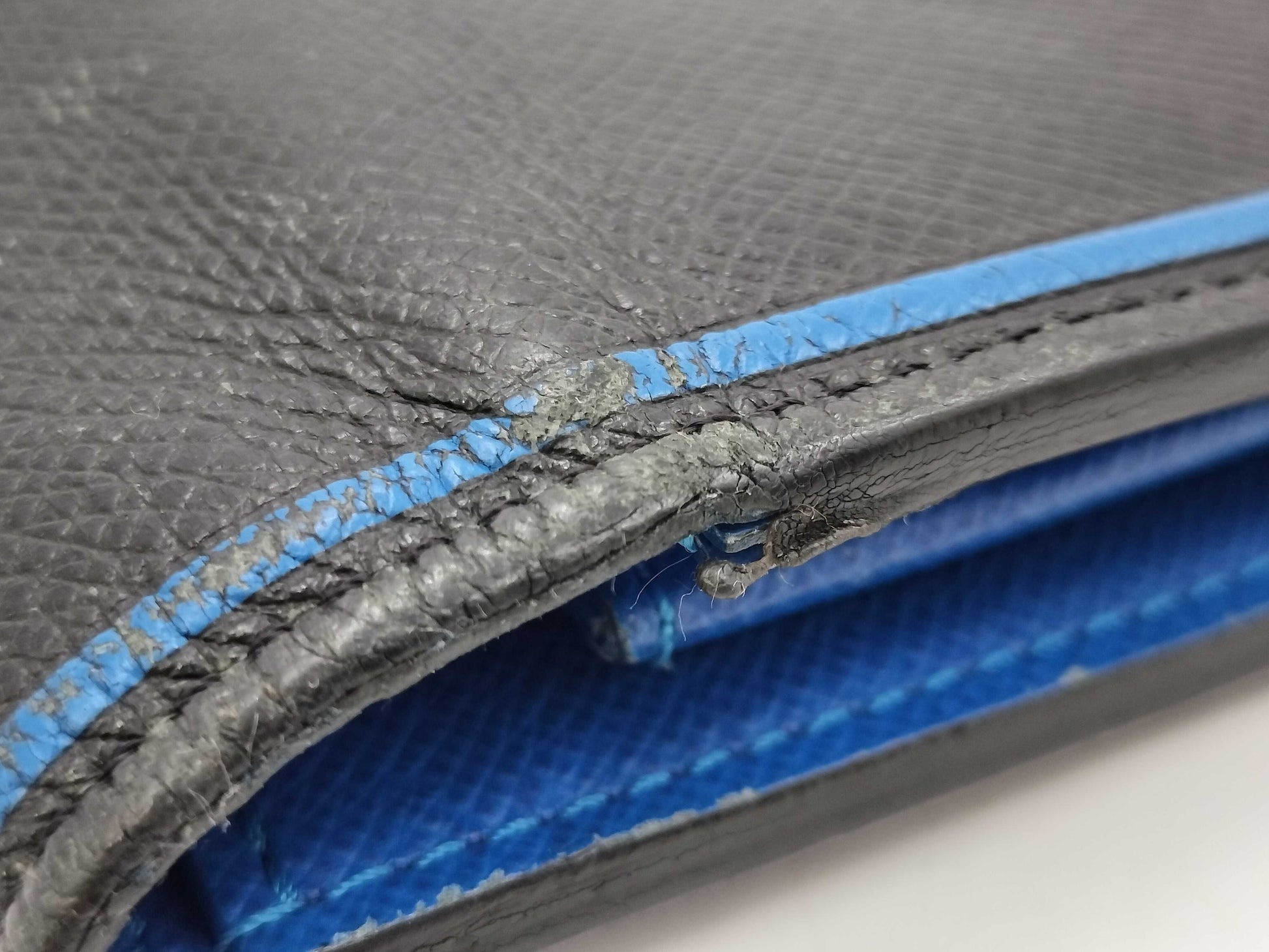 LOUIS VUITTON Taiga Taiga M63300 Portefeuille Plaza Black Initial Wallet