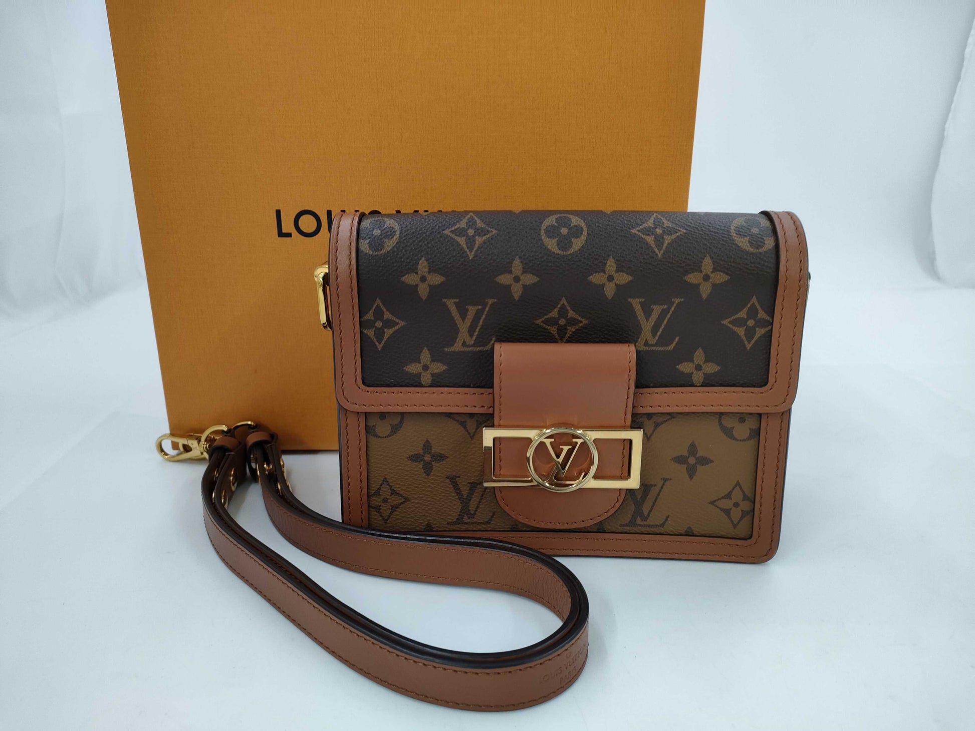 LOUIS VUITTON Monogram Dauphine MM Monogram Reverse M45958 RFID Shoulder Bag