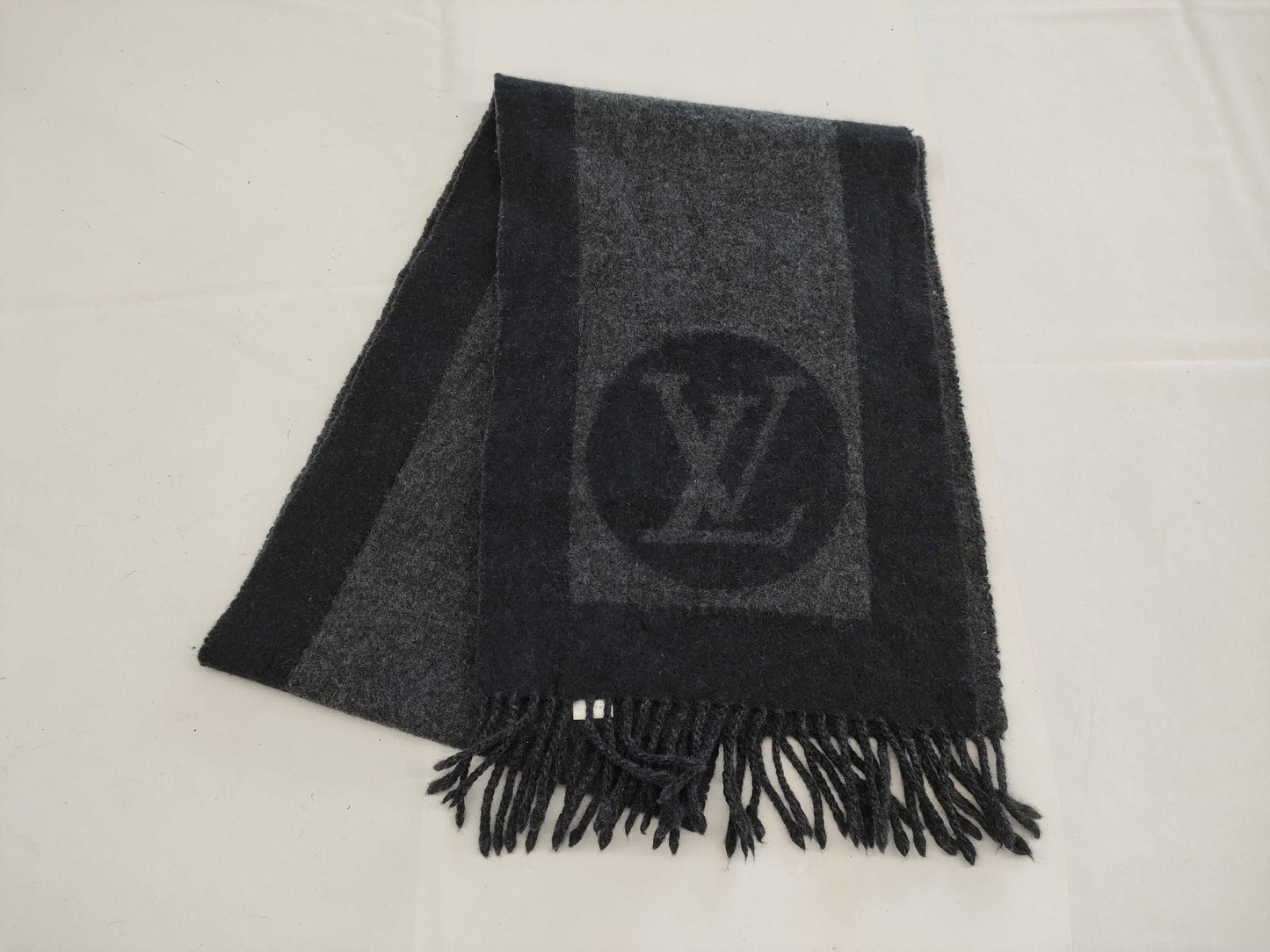 LOUIS VUITTON LV Echerpe Cardiff Cashmere Scarf