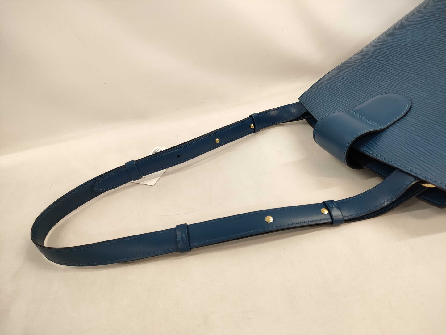 LOUIS VUITTON Epi Cluny Blue Shoulder Bag M52255