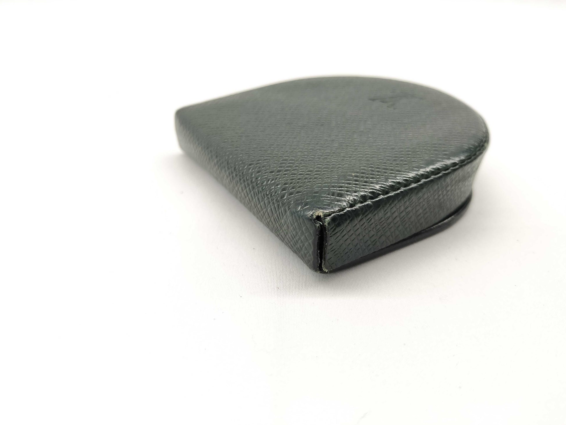 LOUIS VUITTON Taiga Coin Case Porte-Monnaie Chievette Coin Case