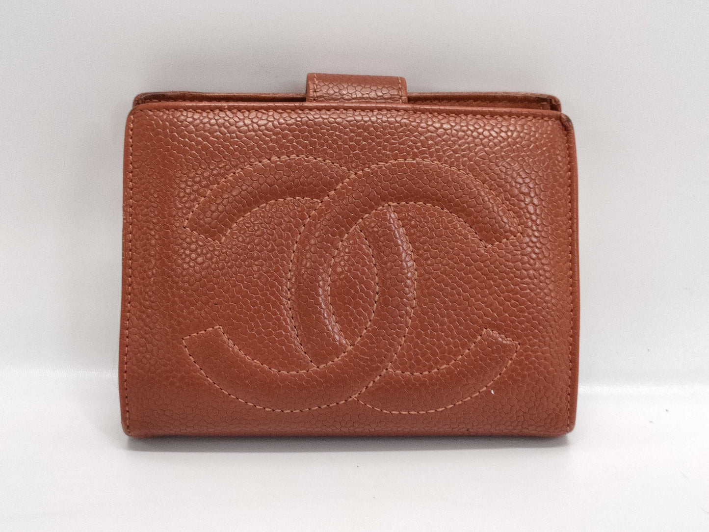 CHANEL Caviar Skin Wallet