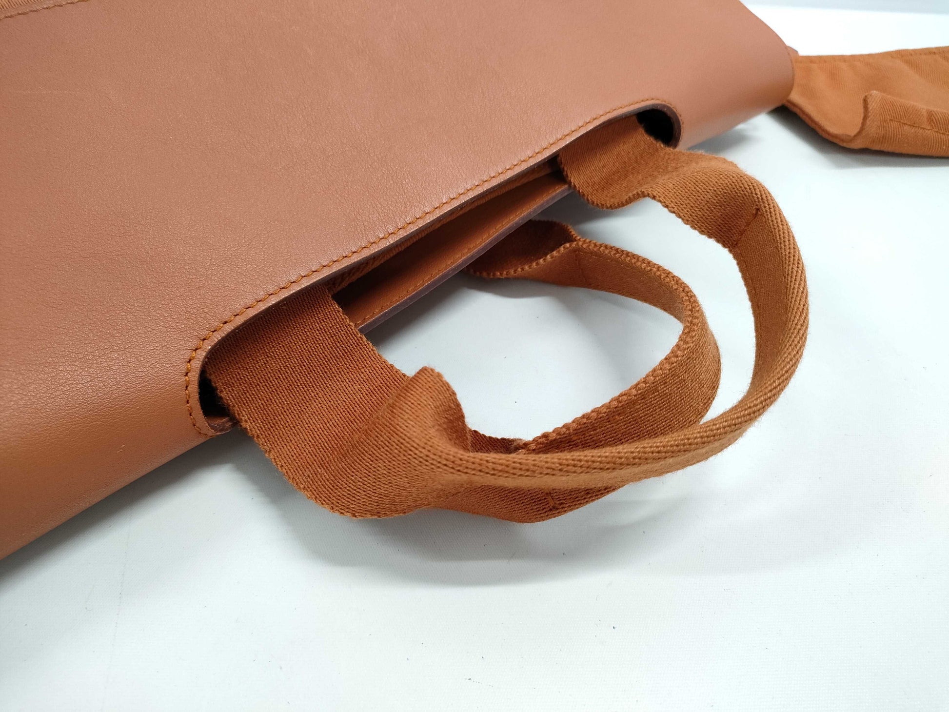 HERMES Valparaiso MM Long Handbag