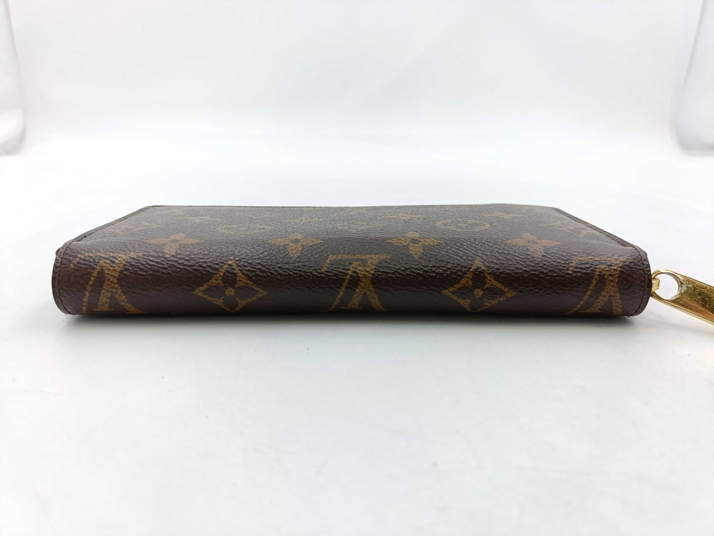 LOUIS VUITTON Monogram Zippy Wallet
