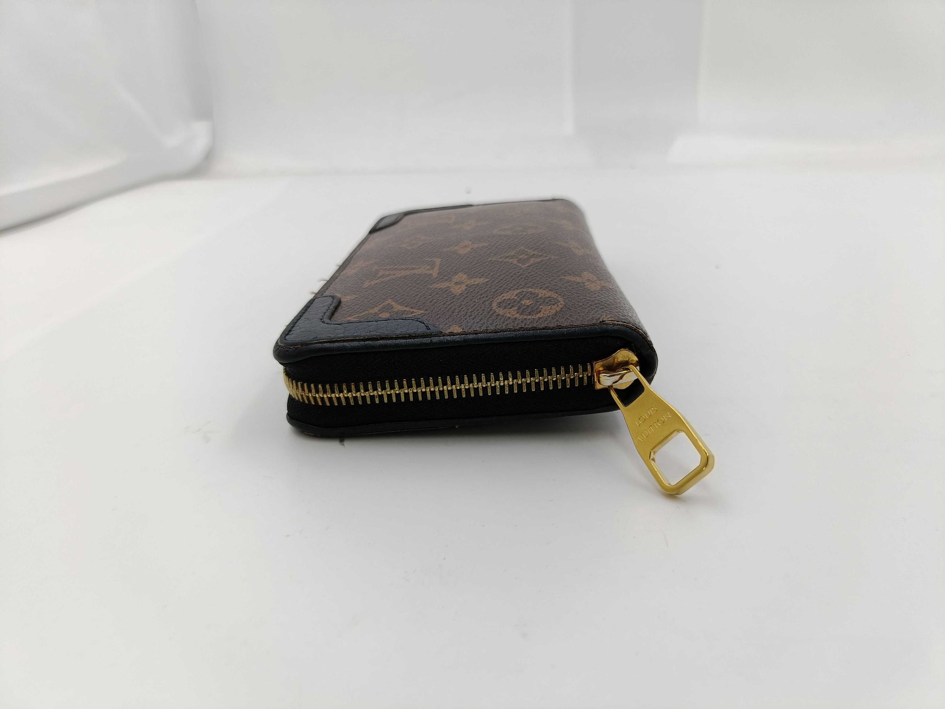 LOUIS VUITTON Monogram Zippy Wallet Retiro Wallet