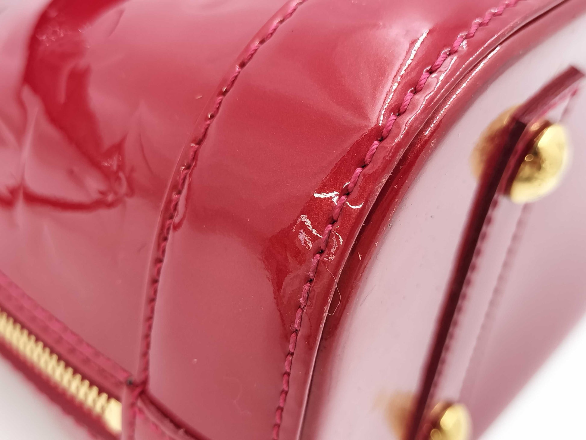 LOUIS VUITTON Vernis M90096 Alma PM Pomme d'Amour Handbag