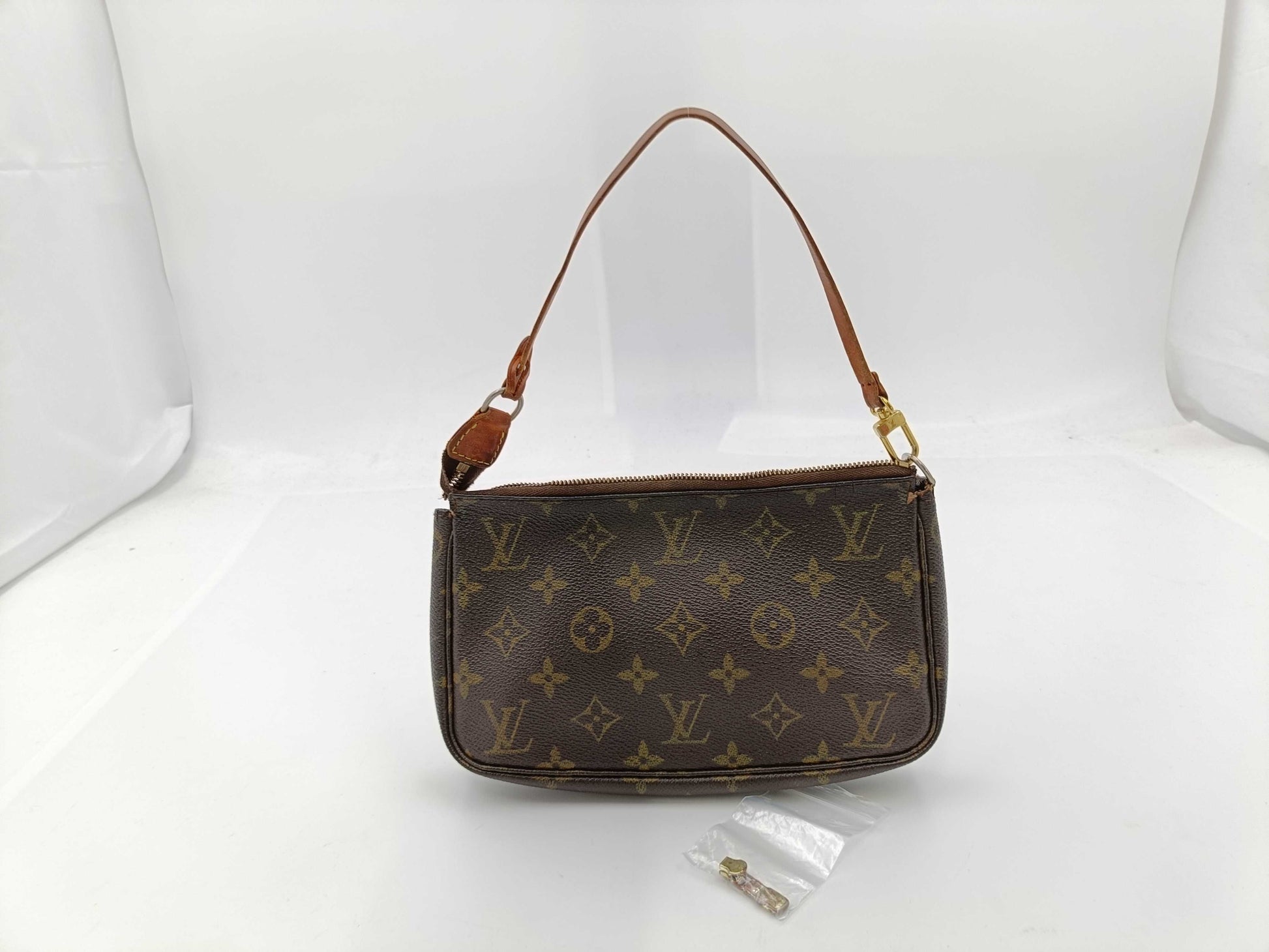 LOUIS VUITTON Monogram Pochette Accessoires Pouch