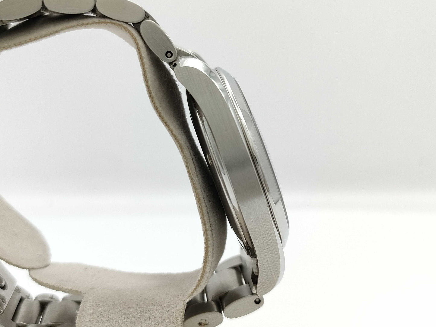 OMEGA 2518.80 90117438 Quartz Blue Dial Men's Watch