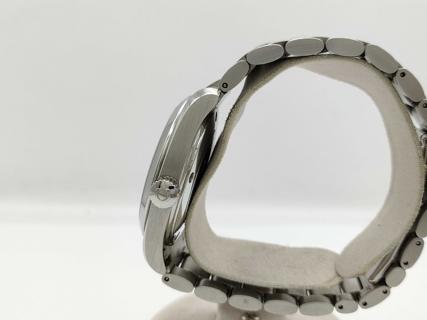 OMEGA 2518.80 90117438 Quartz Blue Dial Men's Watch