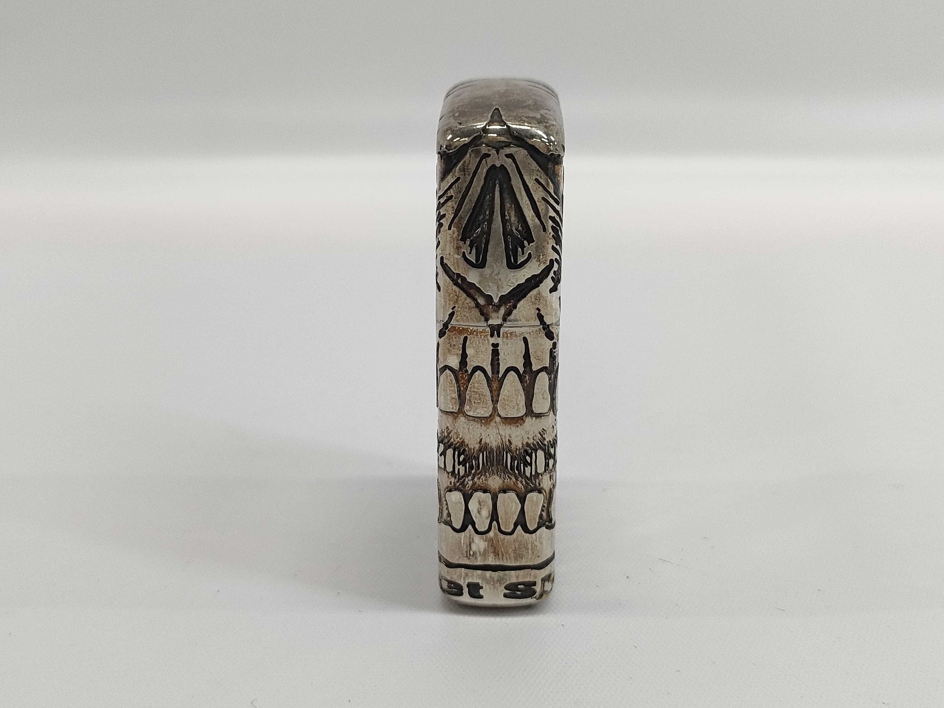 ZIPPO Armor Mark Skull Market Lighter