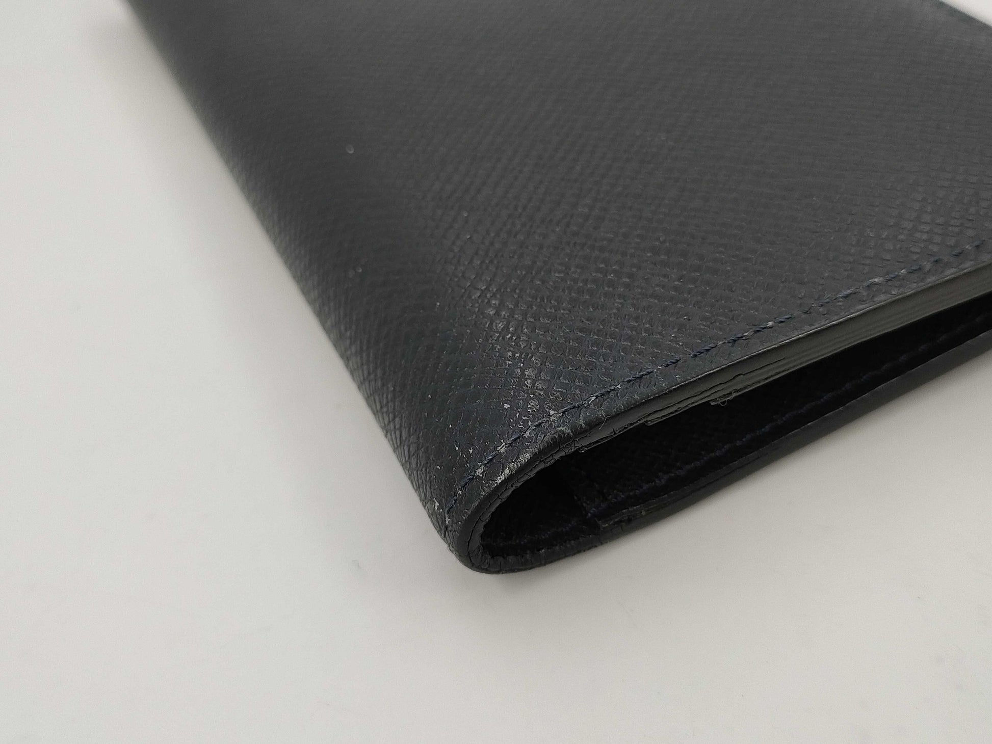 LOUIS VUITTON Taiga Brazza Taiga Wallet