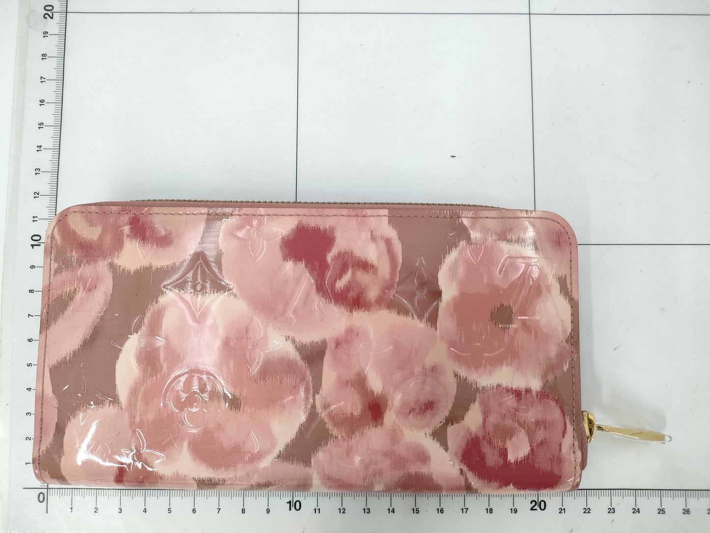 LOUIS VUITTON Vernis Flower Zippy Wallet