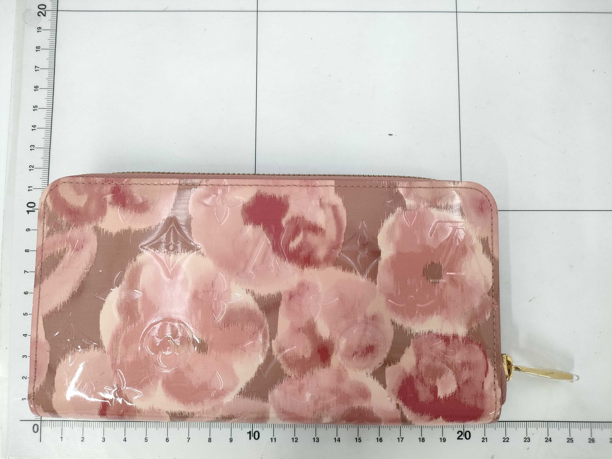 LOUIS VUITTON Vernis Flower Zippy Wallet