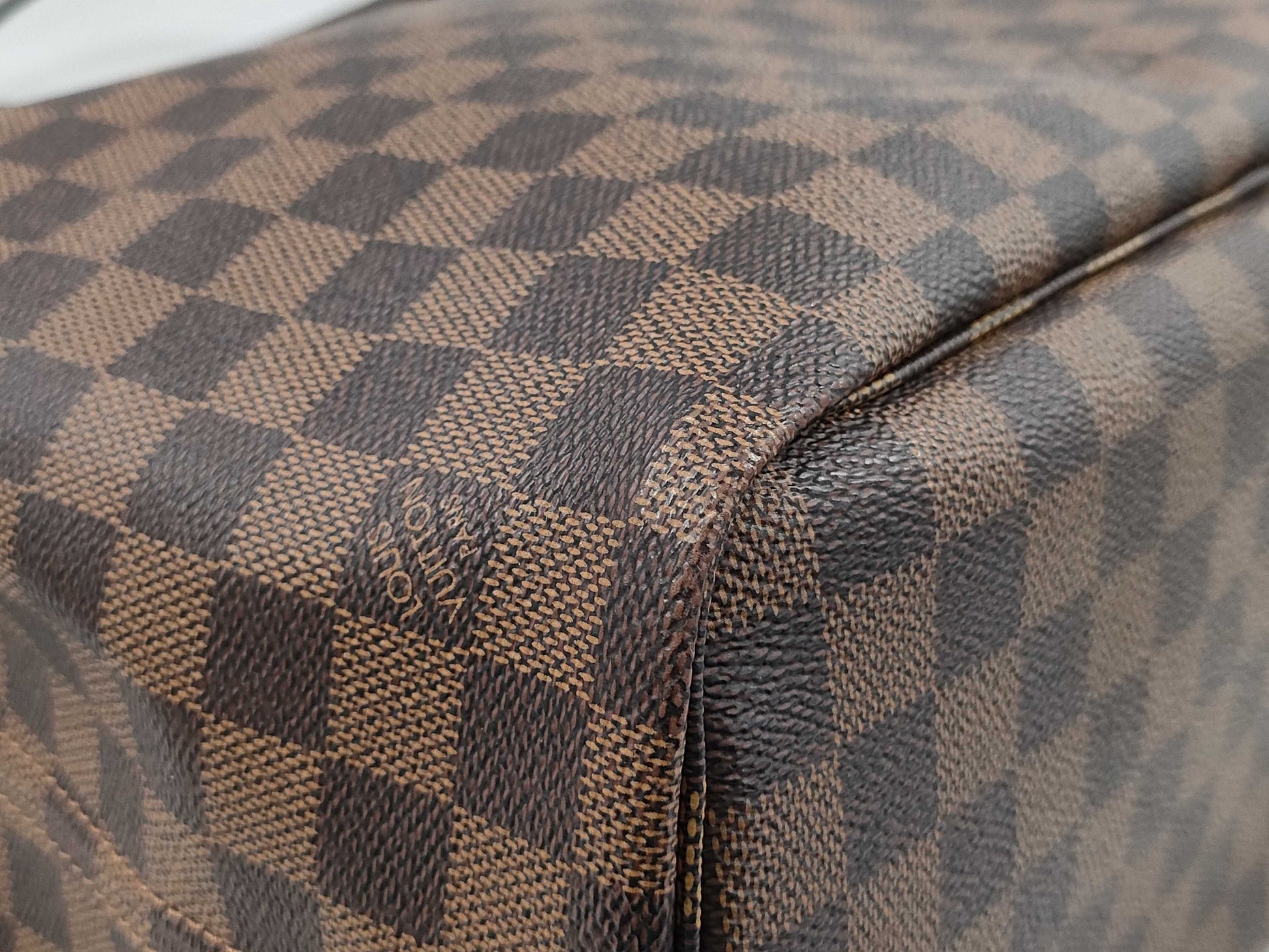 LOUIS VUITTON Damier N51105 Neverfull MM Tote Bag with Pouch