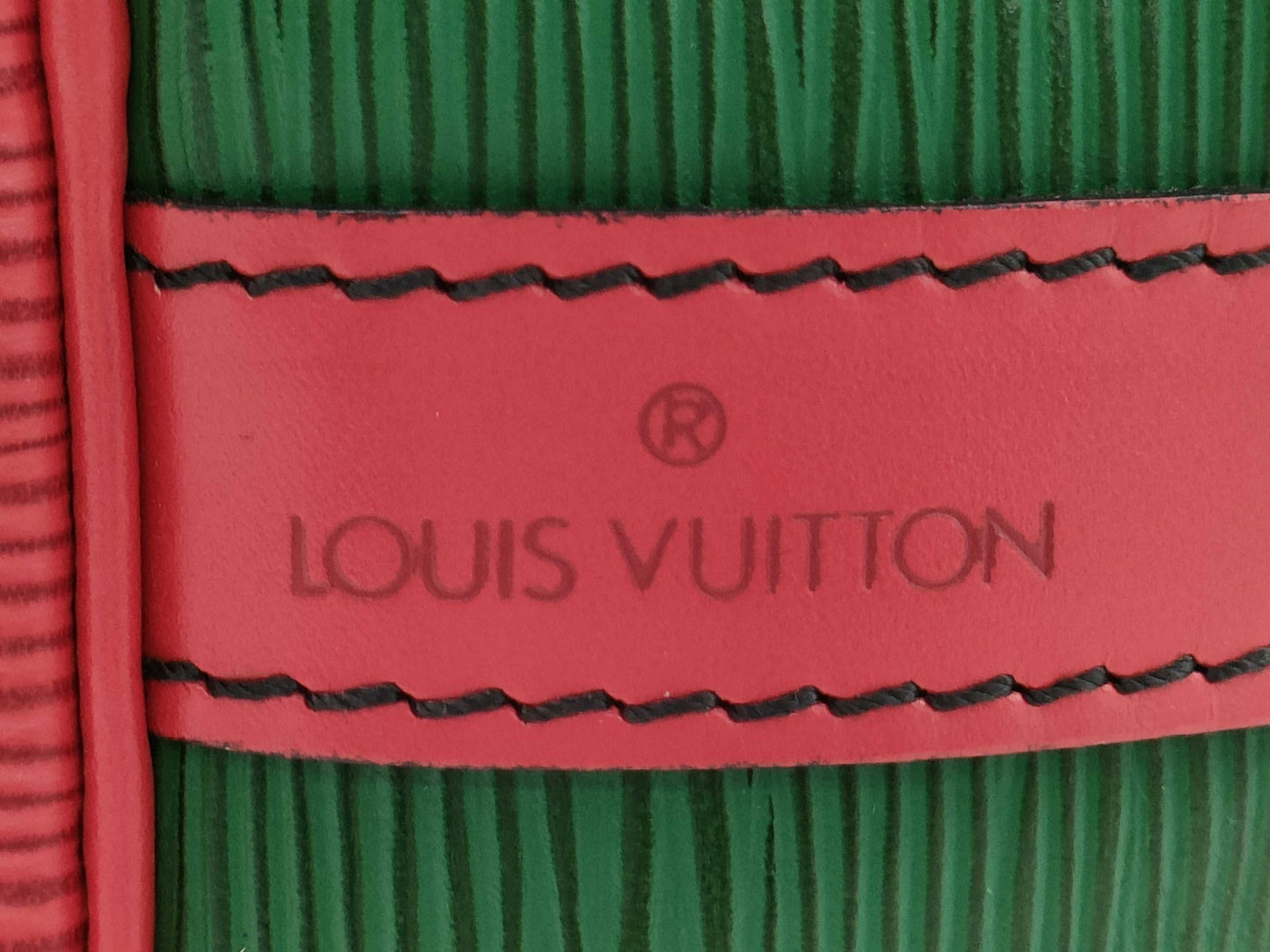 LOUIS VUITTON Epi Petit Noe Shoulder Bag