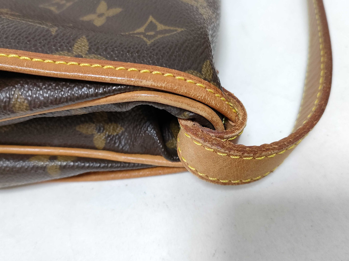 LOUIS VUITTON Monogram M42256 Saumur 30 Shoulder Bag