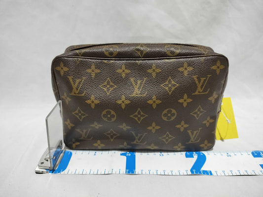 LOUIS VUITTON Monogram True Toilette 23 Second Bag