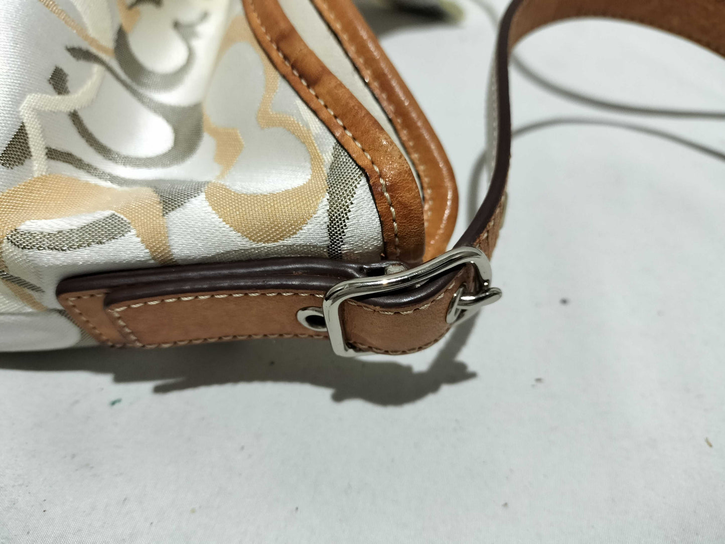 COACH Signature One-Shoulder Bag 7028 Shoulder Bag