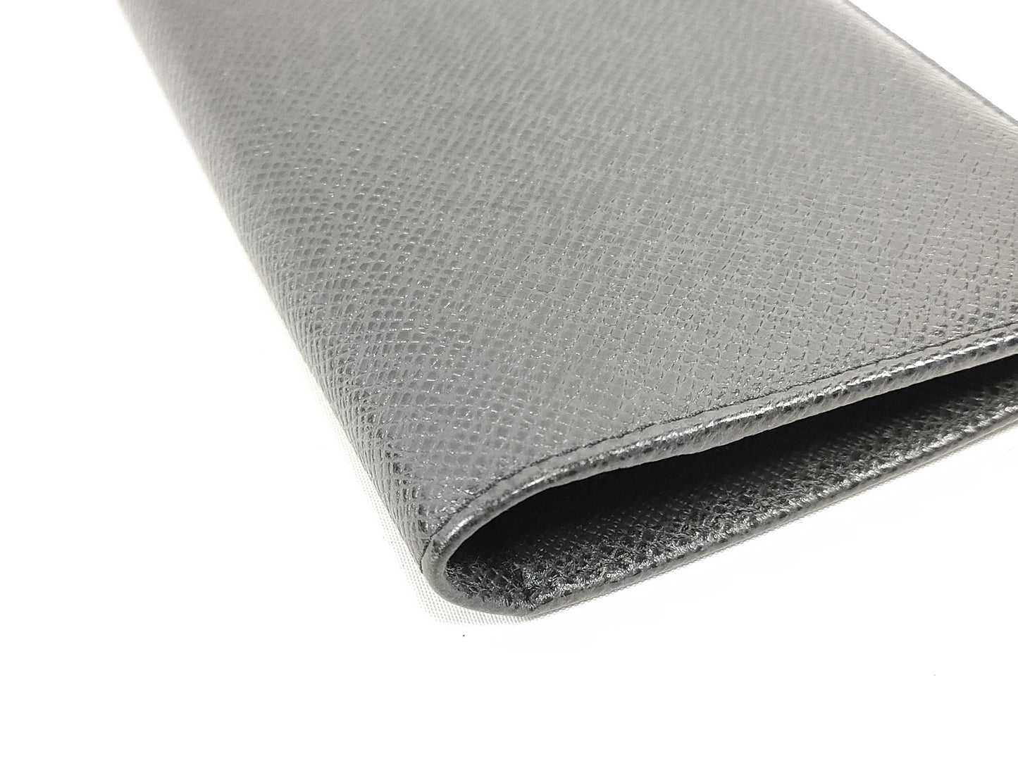 LOUIS VUITTON Taiga Long Wallet M32572 Black Initials Wallet