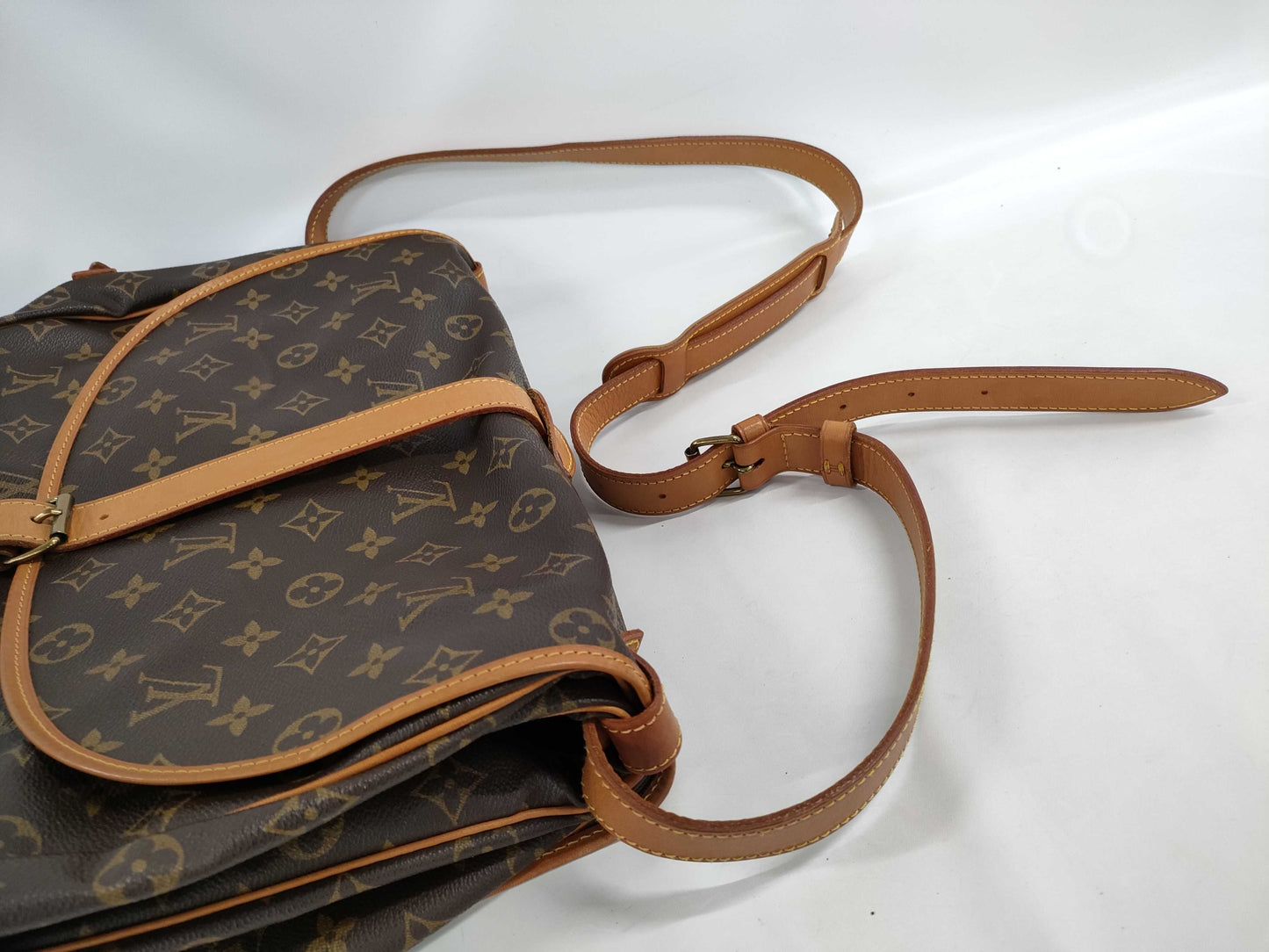 LOUIS VUITTON Monogram M40662 Saumur GM Shoulder Bag