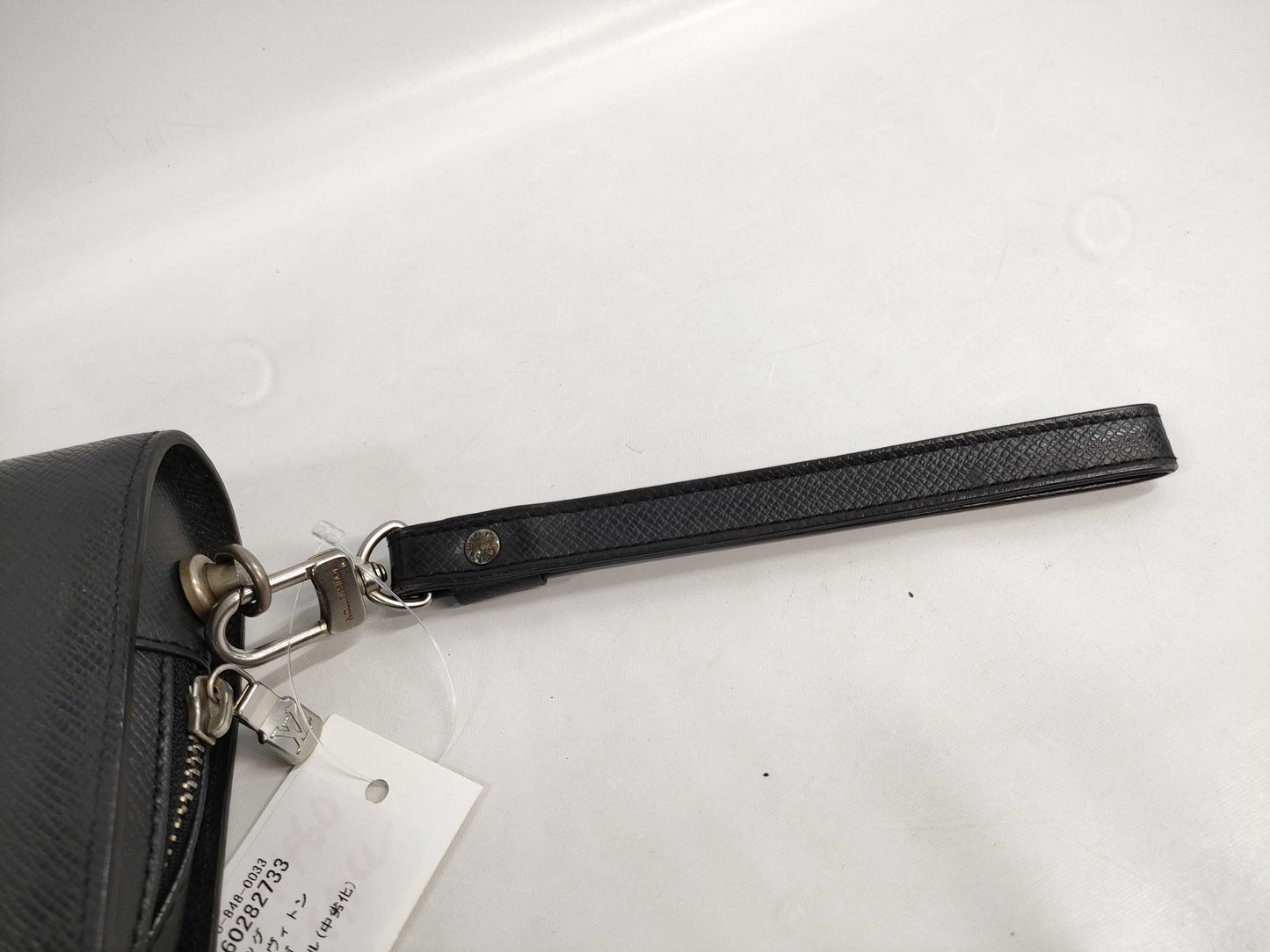 LOUIS VUITTON Taiga Baikal Second Bag