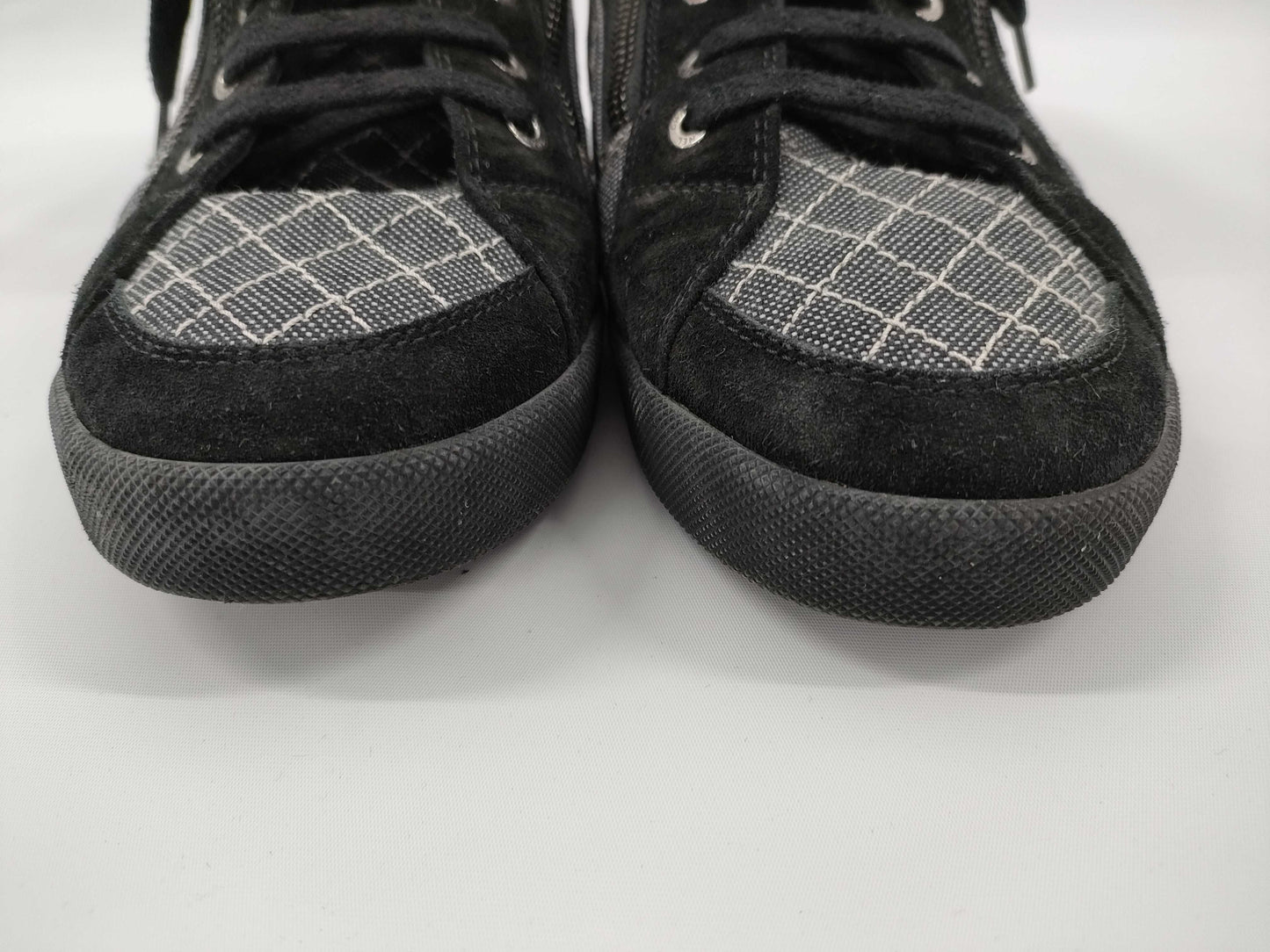 CHANEL high-top sneakers