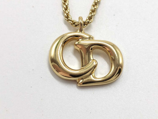 Dior logo necklace necklace