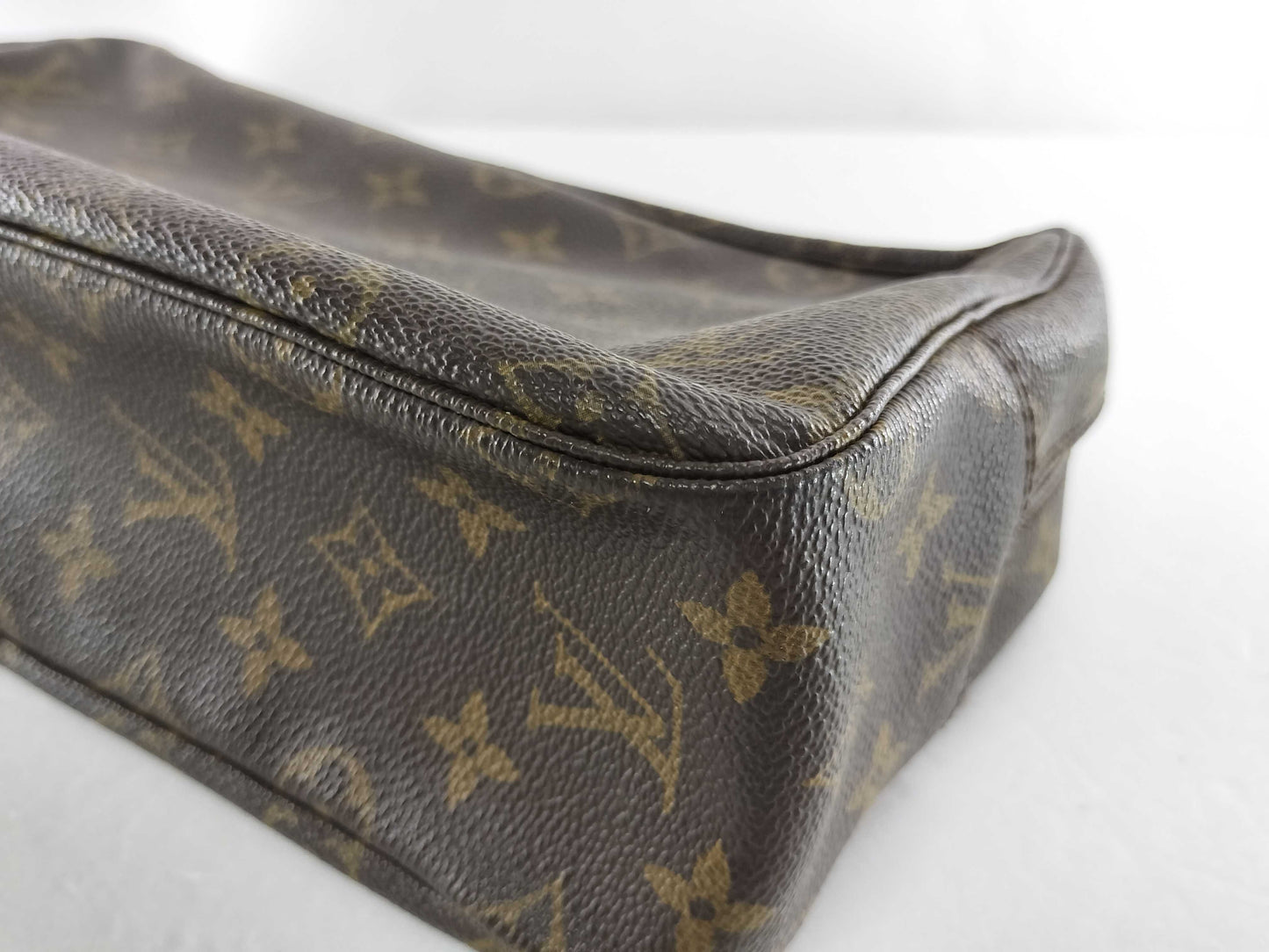 LOUIS VUITTON Monogram True Toilet 28 Second Bag