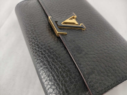 LOUIS VUITTON Louis Vuitton Porte-Feuille Capucine Compact Leather Tri-Fold Wallet