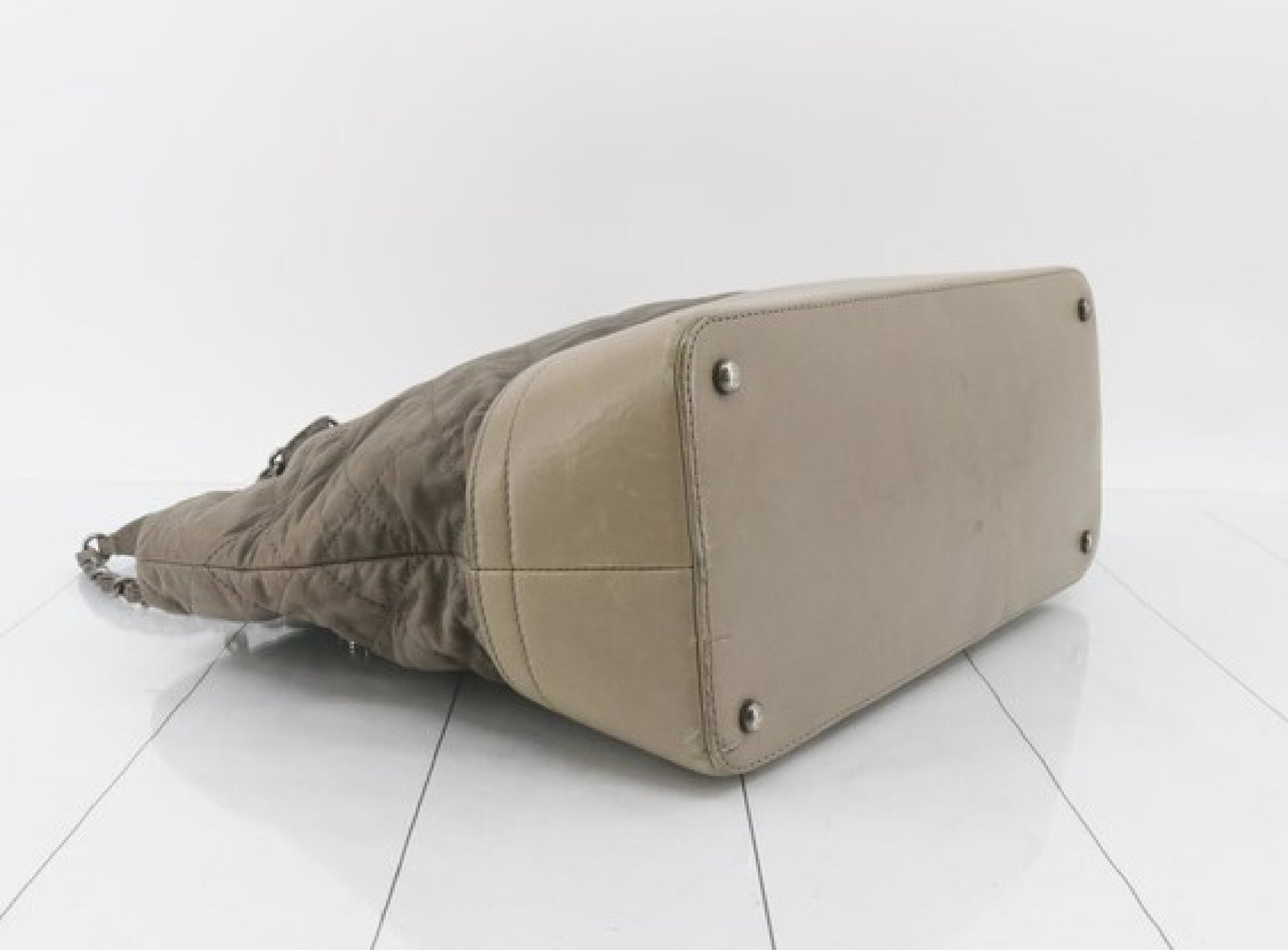 CHANEL Matrasse Lamb Chain Shoulder Bag with Seal 15 Series Tote Bag