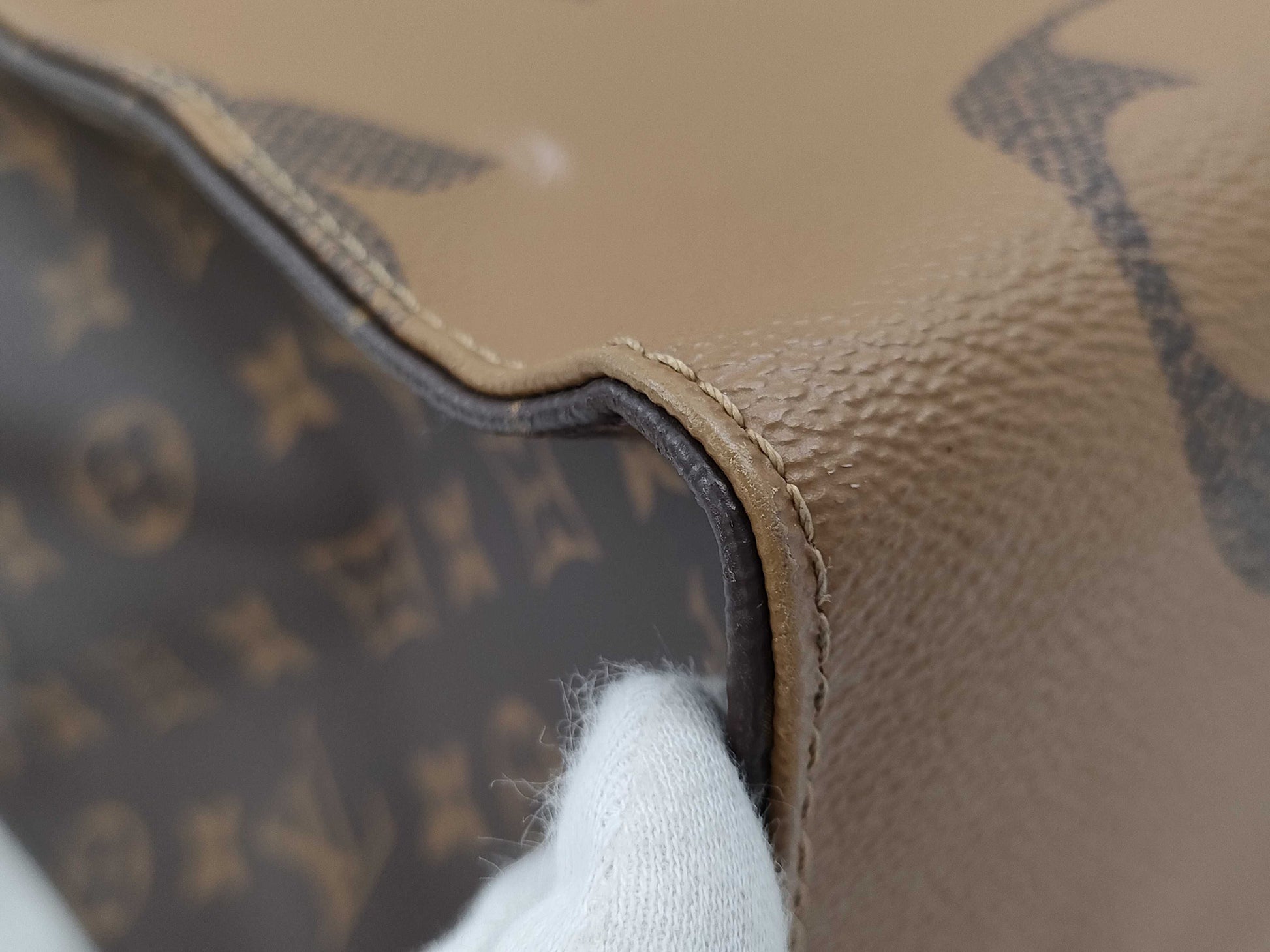LOUIS VUITTON Giant On the Go GM Tote Bag