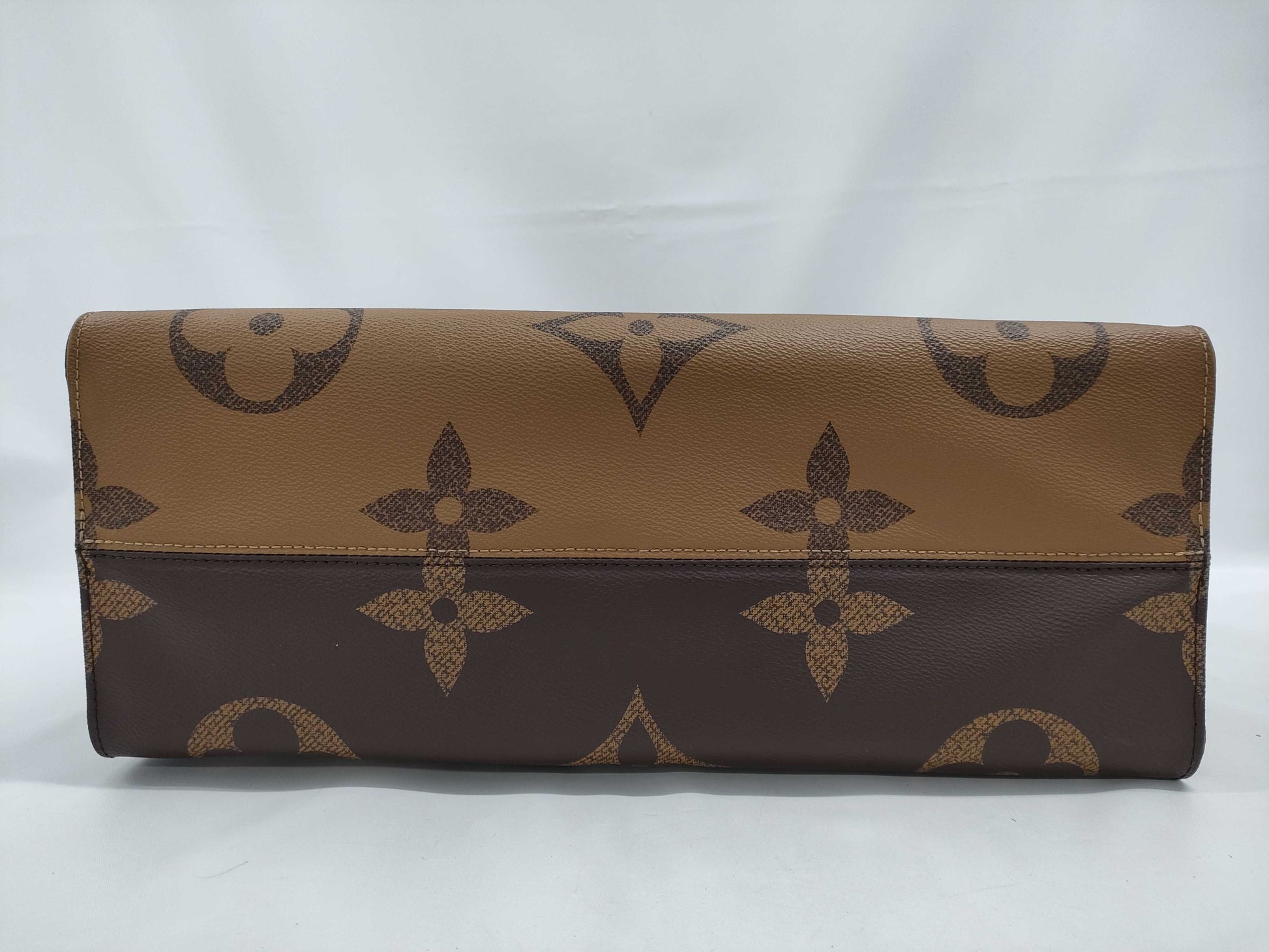 LOUIS VUITTON Giant On the Go GM Tote Bag