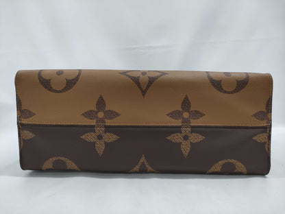 LOUIS VUITTON Giant On the Go GM Tote Bag
