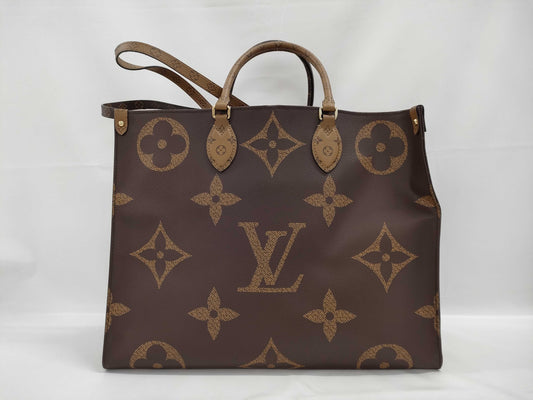 LOUIS VUITTON Giant On the Go GM Tote Bag